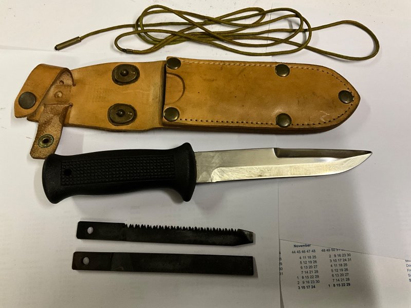 Messer, Fallschirmjäger, mit Säge und Feile Herkunftsland??? – Bild 1