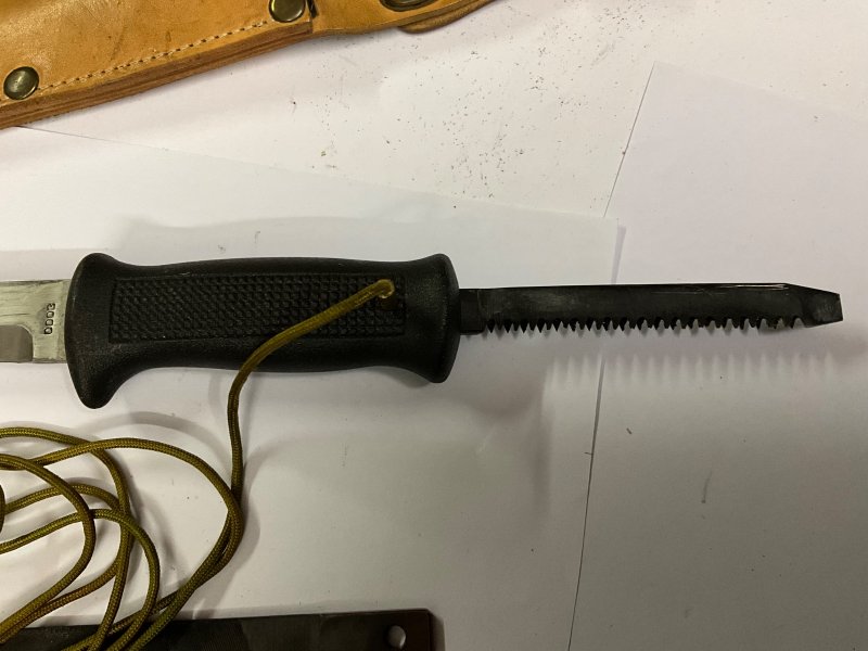 Messer, Fallschirmjäger, mit Säge und Feile Herkunftsland??? – Bild 3