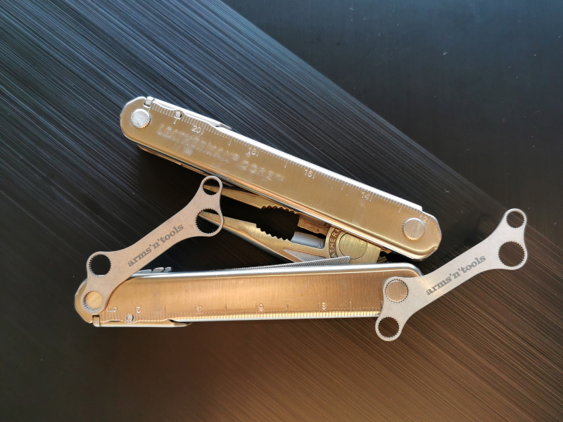 2x Arms’n’Tools V2.1 Multitool-Schlüssel kompatibel mit Leatherman Tools – Bild 3