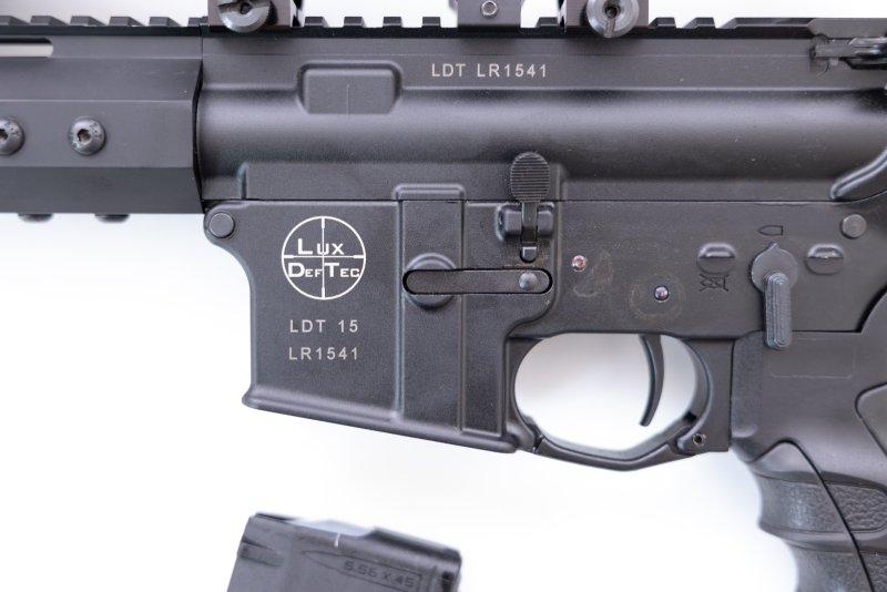 Luxdeftec LDT 15 AR-15 – 20" Lauf – Kal. .223 Rem. – inkl. Zielfernrohr Leupold VARI-X 3,5-10x50 – Bild 2