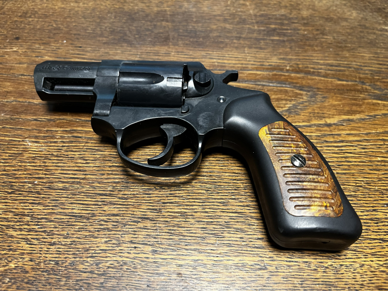 REvolver ME 38 Compact – attēls 1