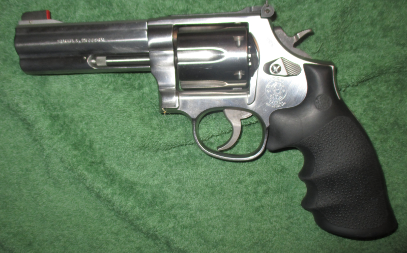 Smith & Wesson Revolver .357 Magnum Modell 686-5 mit 4 Zoll Lauf – Bild 1