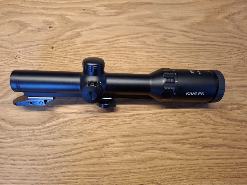 Kahles Helia 1-5 x 24 mit SR Schiene und EAW Oberteilen – Bild 1