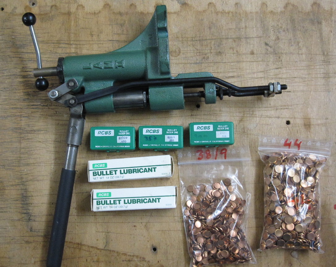 RCBS Fett- und Kalibrierpresse LAM II + 3 Matrizen + Fett + Gaschecks – Bild 2