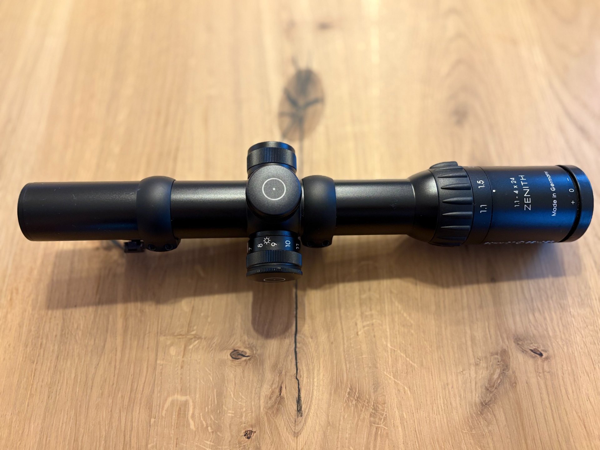 Schmidt & Bender Zenith 1,1-4 x 24 - Leuchtabsehen und Blaser Sattelmontage – Bild 2