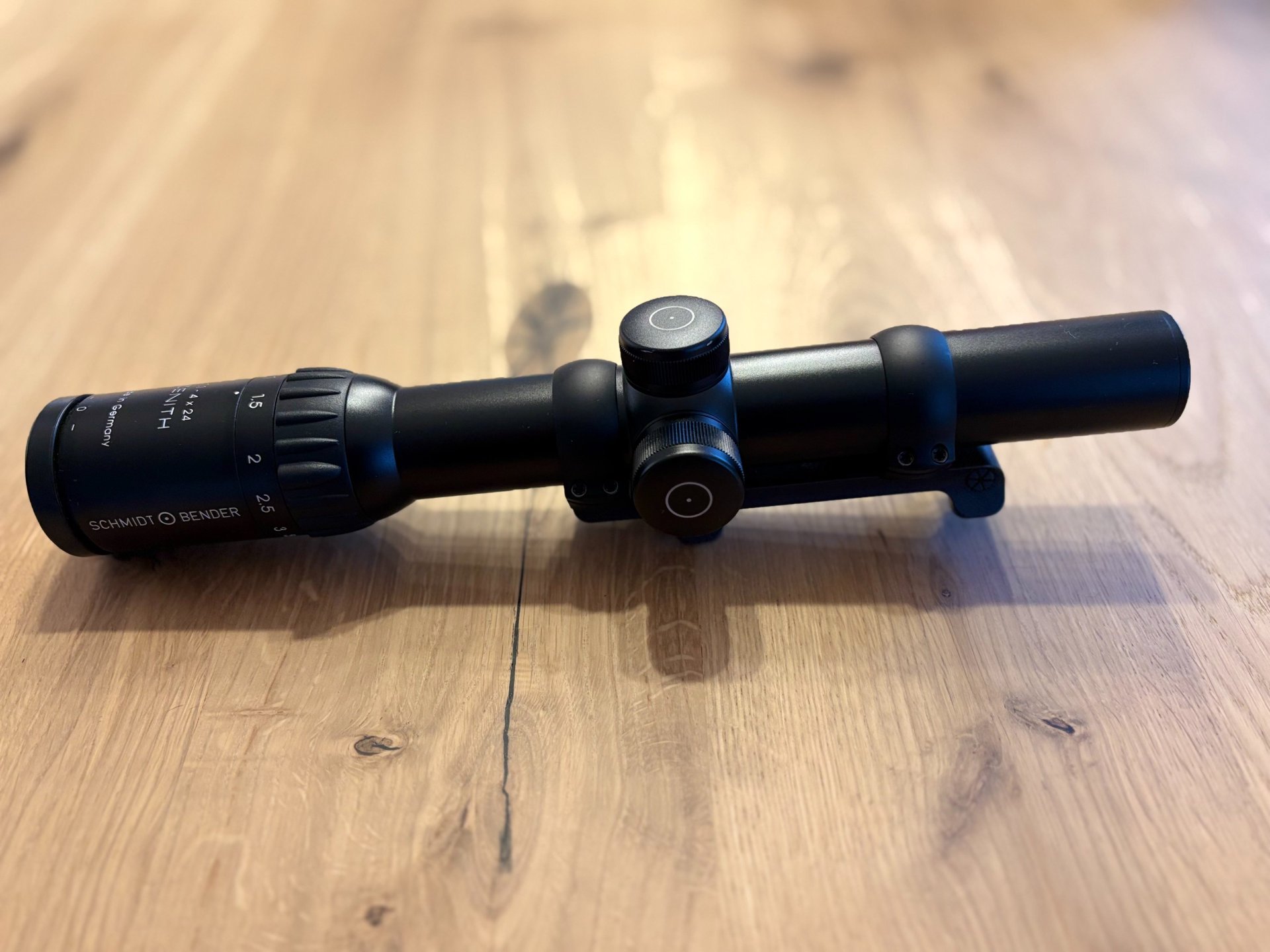 Schmidt & Bender Zenith 1,1-4 x 24 - Leuchtabsehen und Blaser Sattelmontage – Bild 1