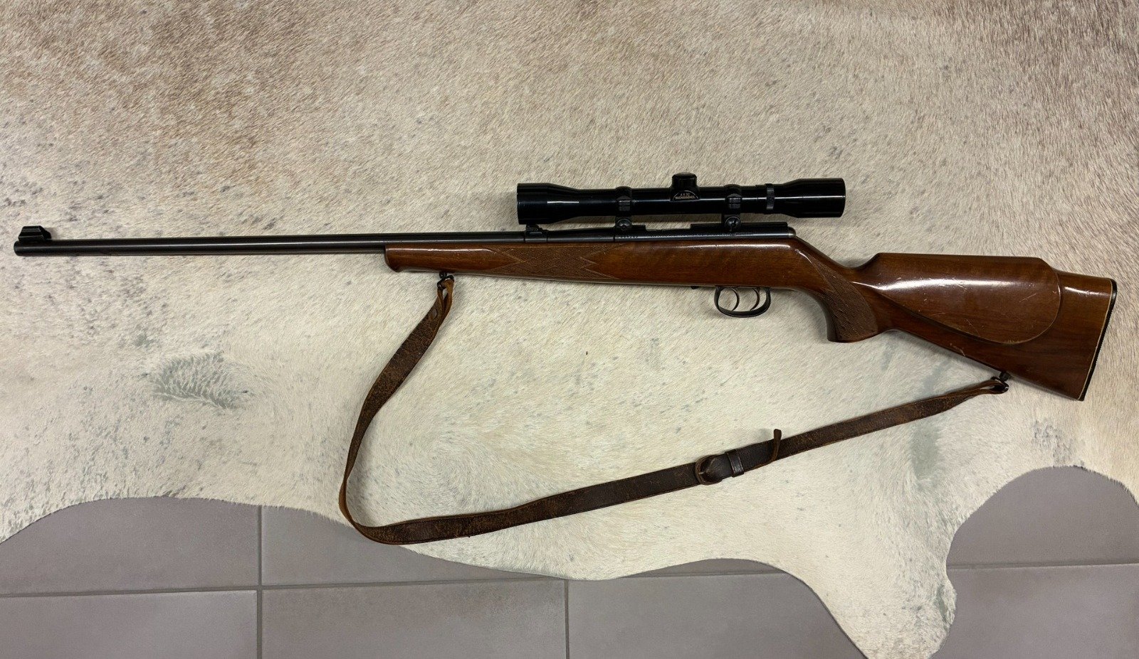 Anschütz KK 22 Magnum / WMR mit Zielfernrohr 4 x 32 – Bild 3