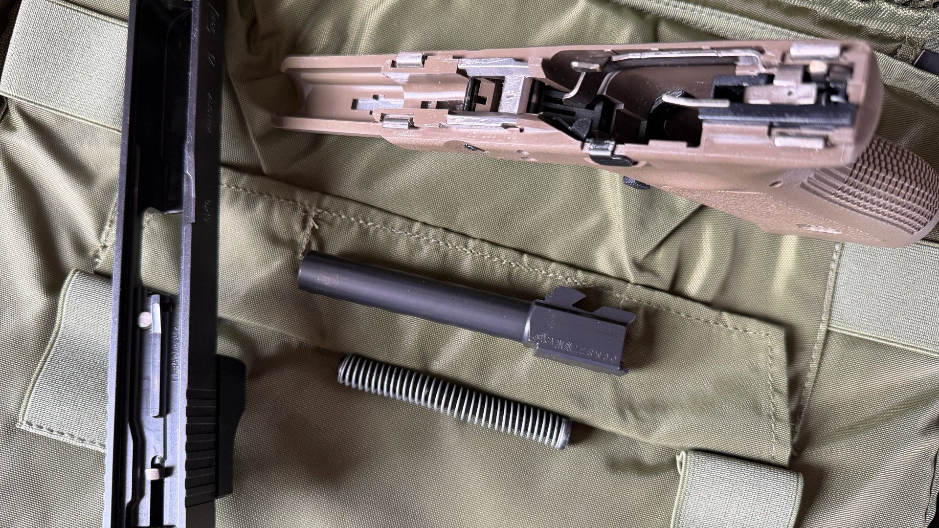 Glock 17 Gen. 3 OD Green mit eingefrästem Docter Sight II – Bild 3