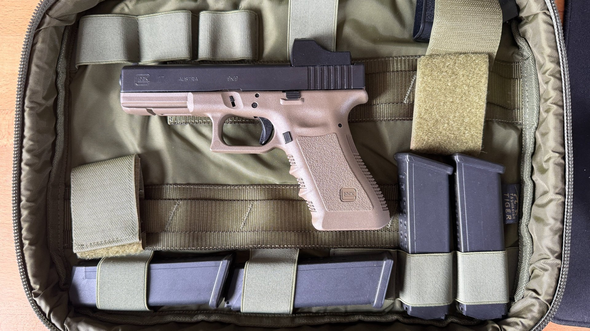 Glock 17 Gen. 3 OD Green mit eingefrästem Docter Sight II – Bild 1
