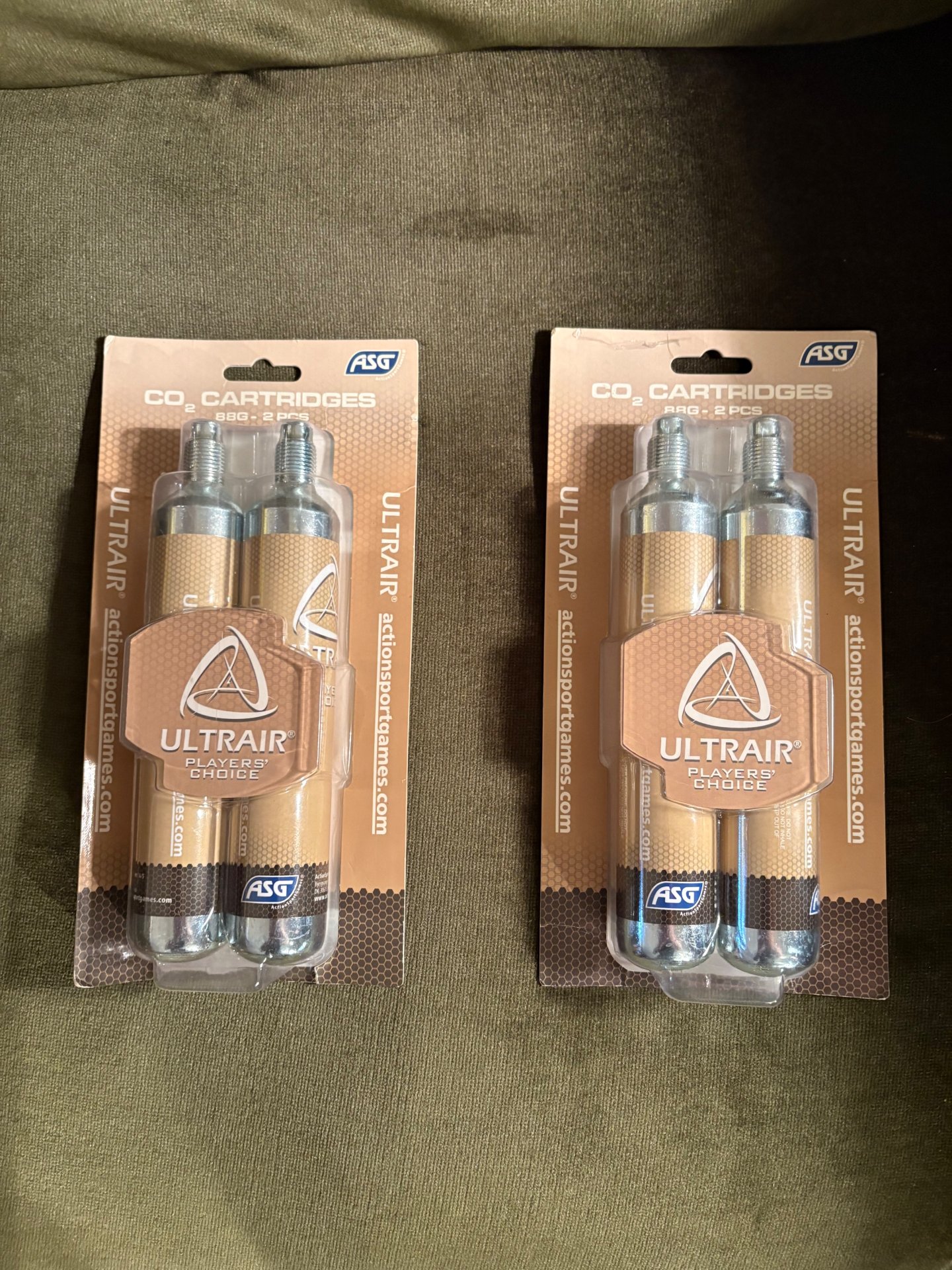 7 CO2 Kartuschen 88Gramm UNBENUTZT/ 4 Original verpackt!! – Bild 1