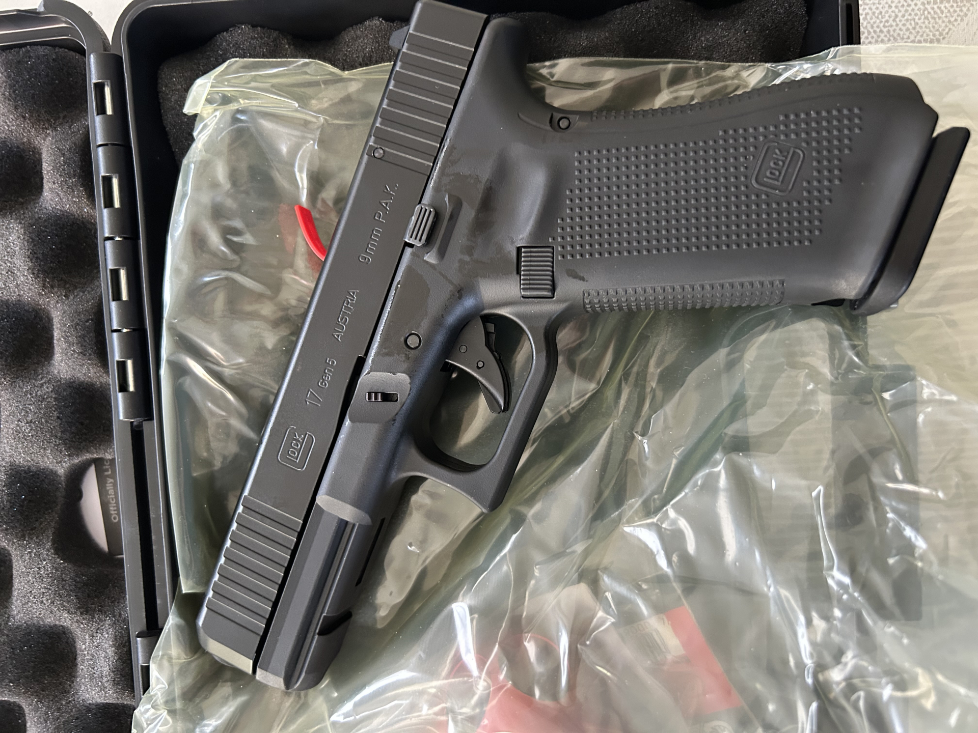 Glock 17 Gen 5 BLK Set Pyrolauncher 9 mm PAK NEU – Bild 1