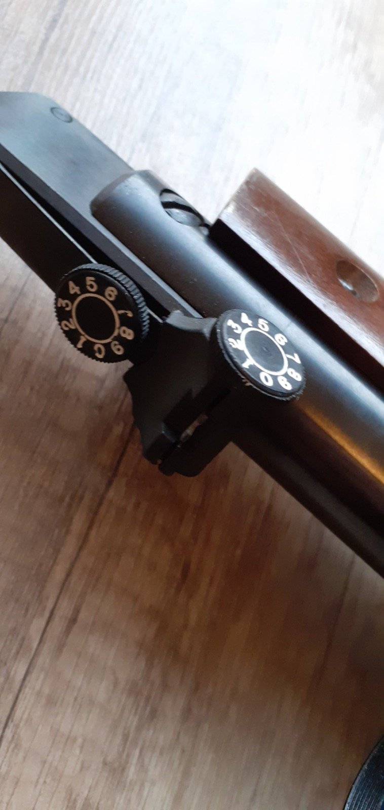 Luftgewehr AKAH TFLL-50 mit Zielfernrohr – Bild 3