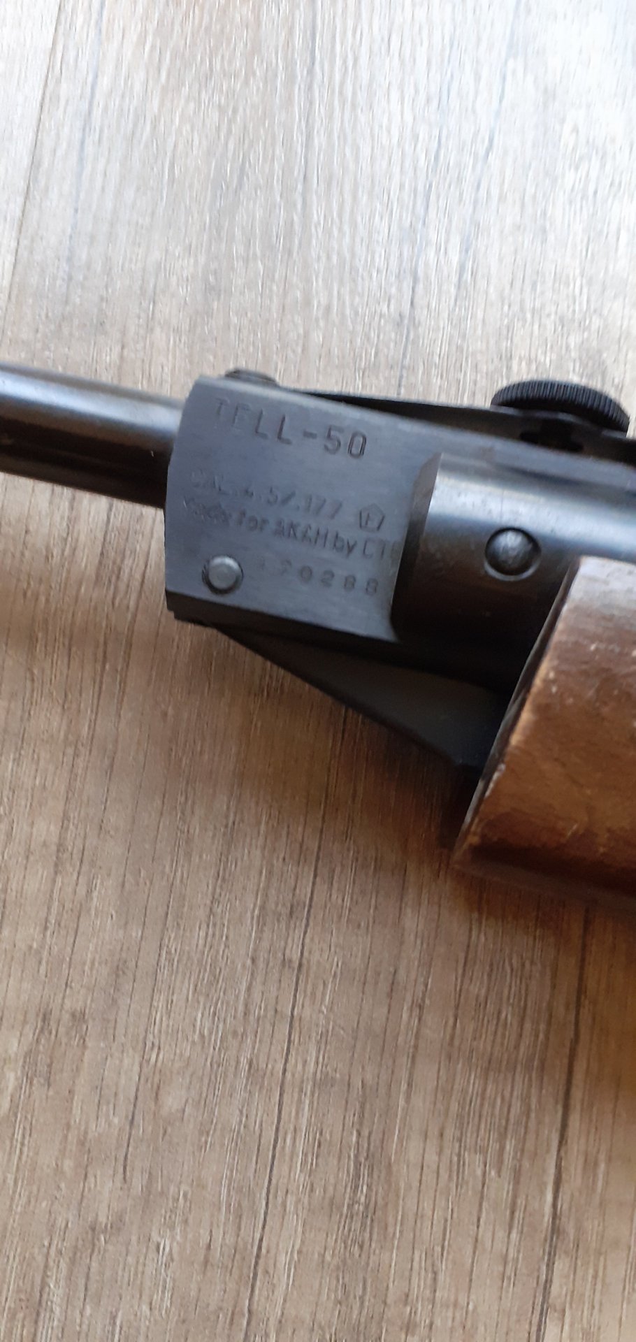 Luftgewehr AKAH TFLL-50 mit Zielfernrohr – Bild 5