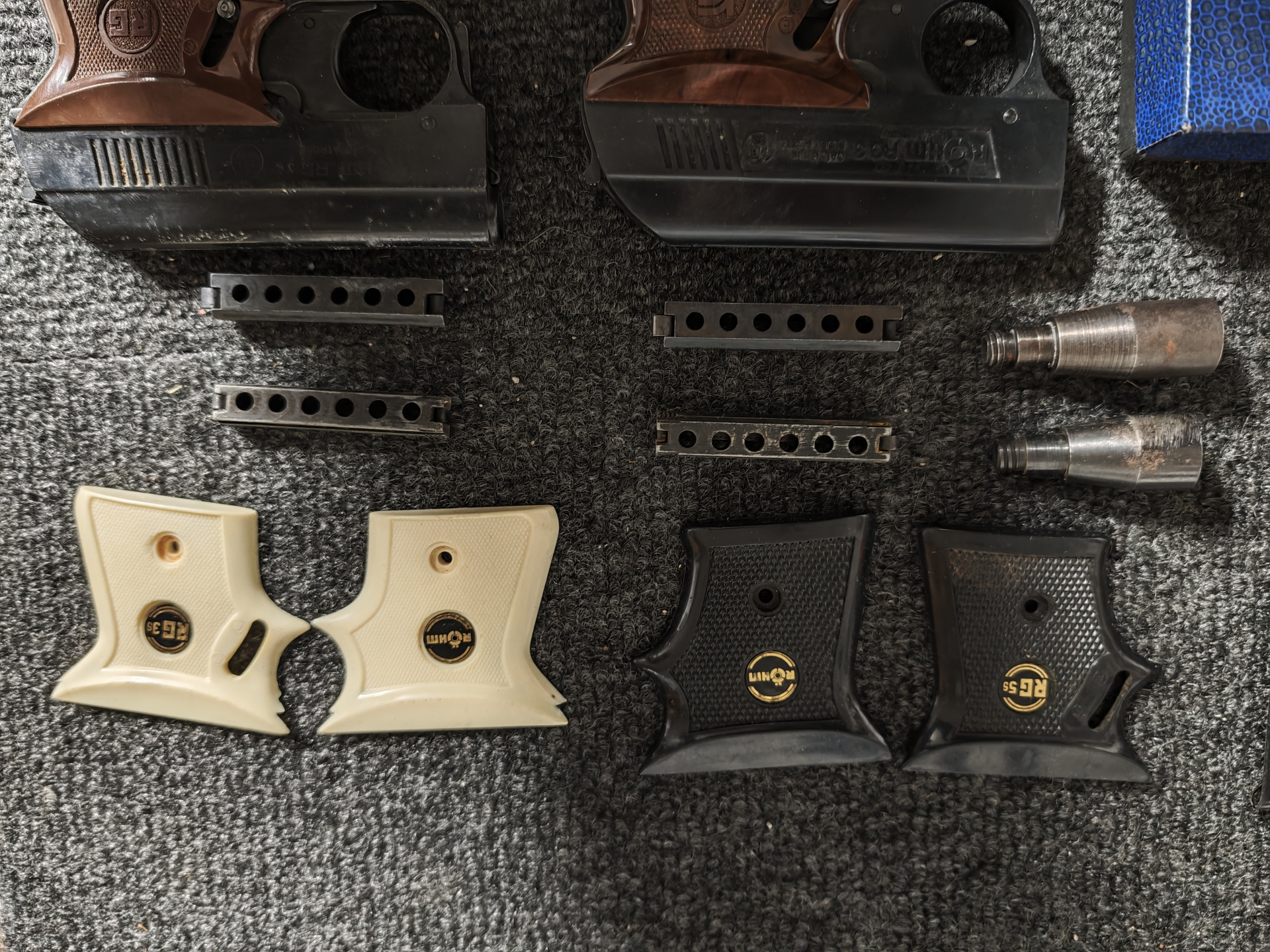 2 x Röhm RG3, RG3S mega Set. Weiße Griffe und viel mehr – Bild 2