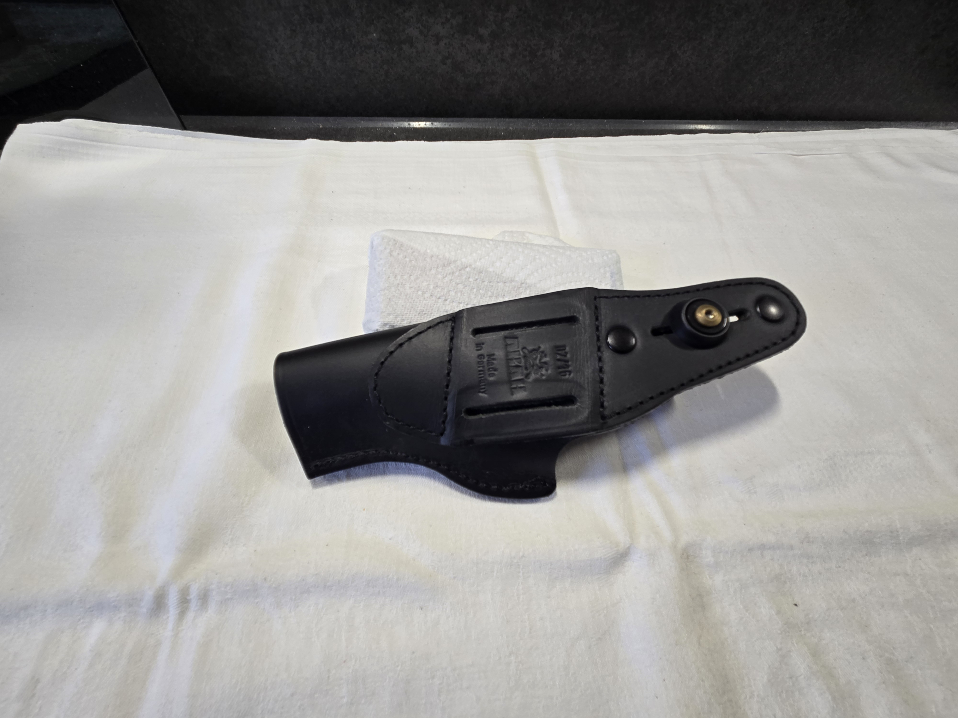 Universal Holster AKAH Revolver – Bild 3