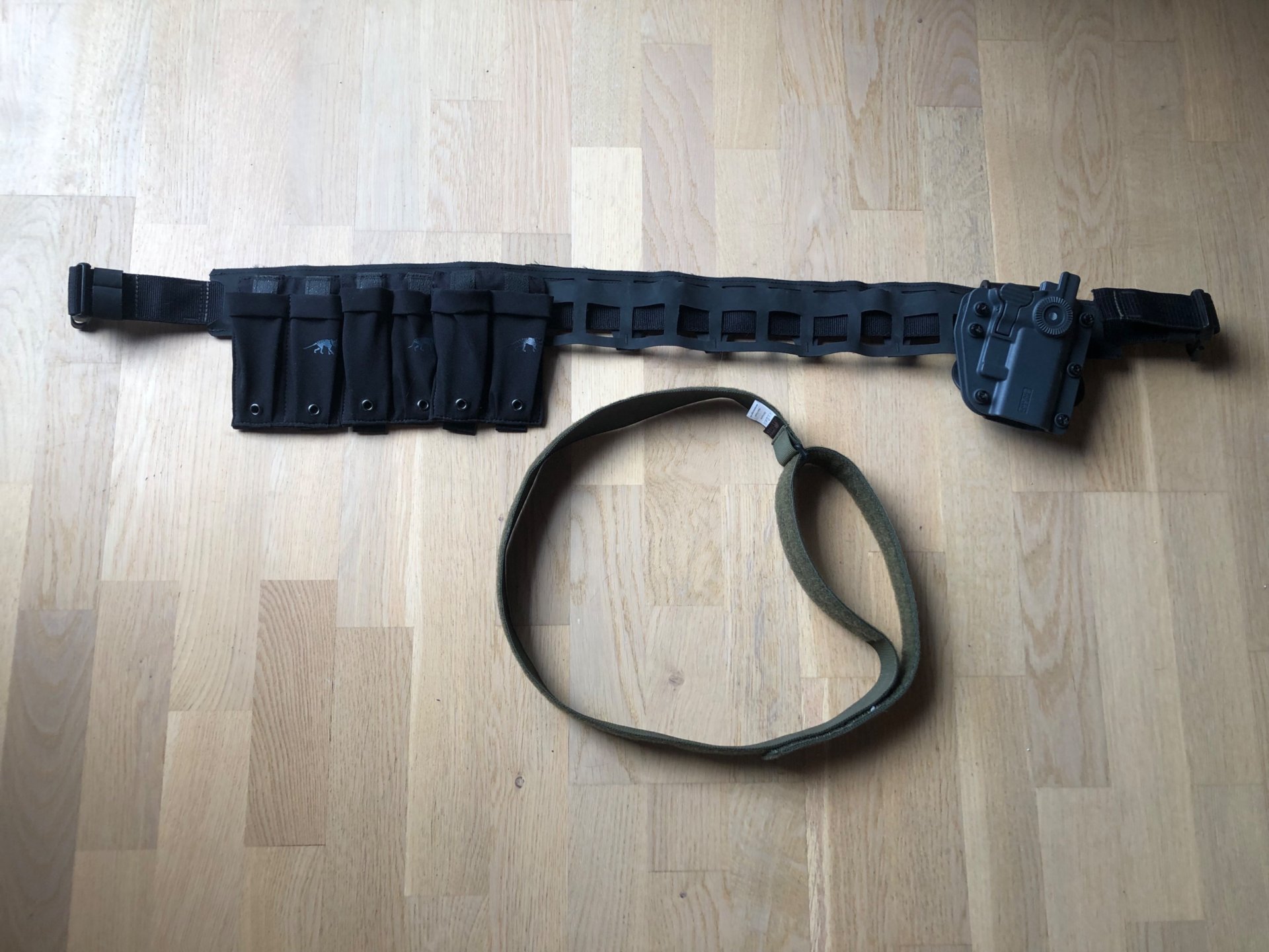 TT Rangebelt mit Magazinhaltern und Holster – Bild 1