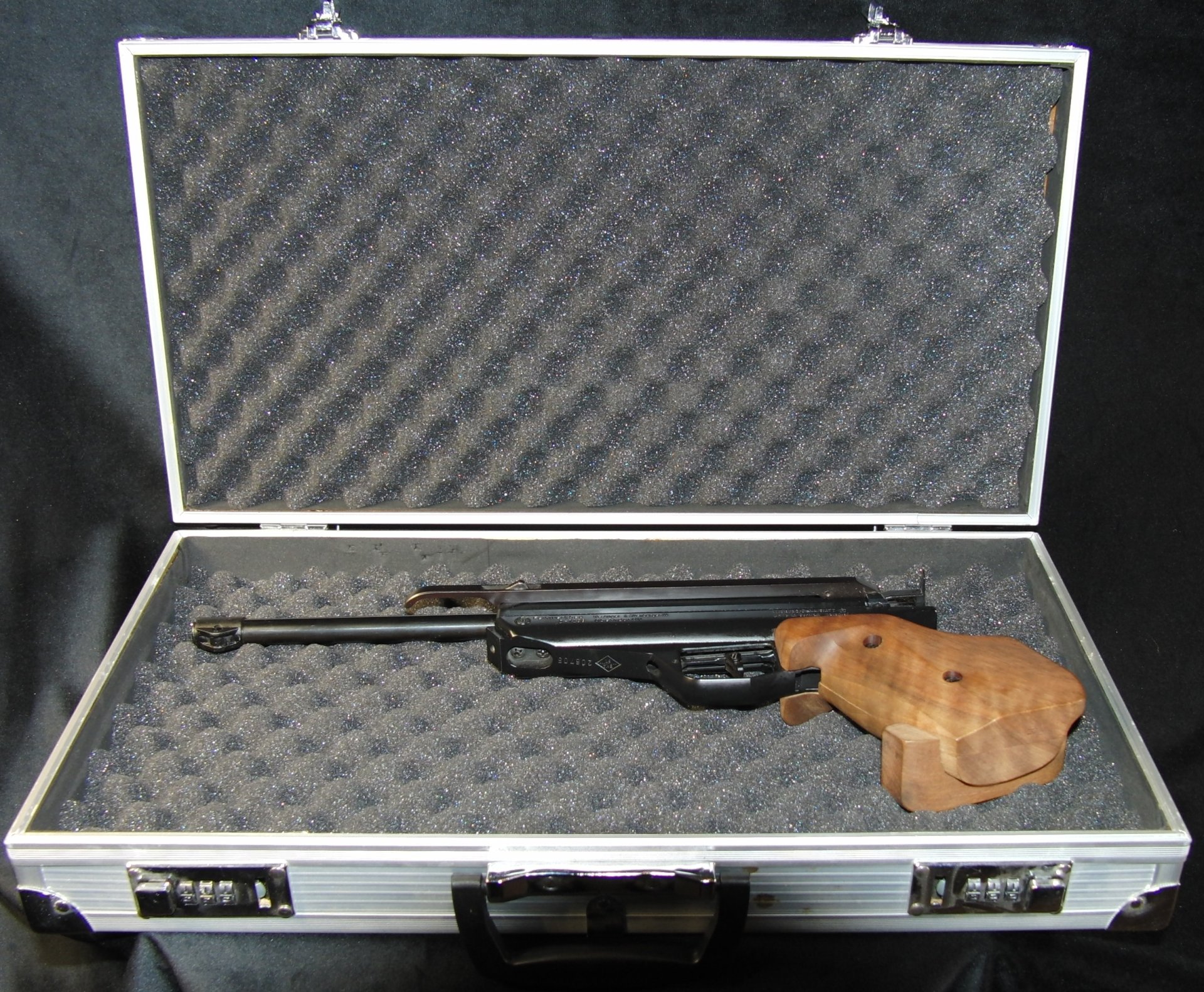 Luftpistole feinwerkbau Model 80 cal 4,5/.177 F im fünfeck – Bild 1