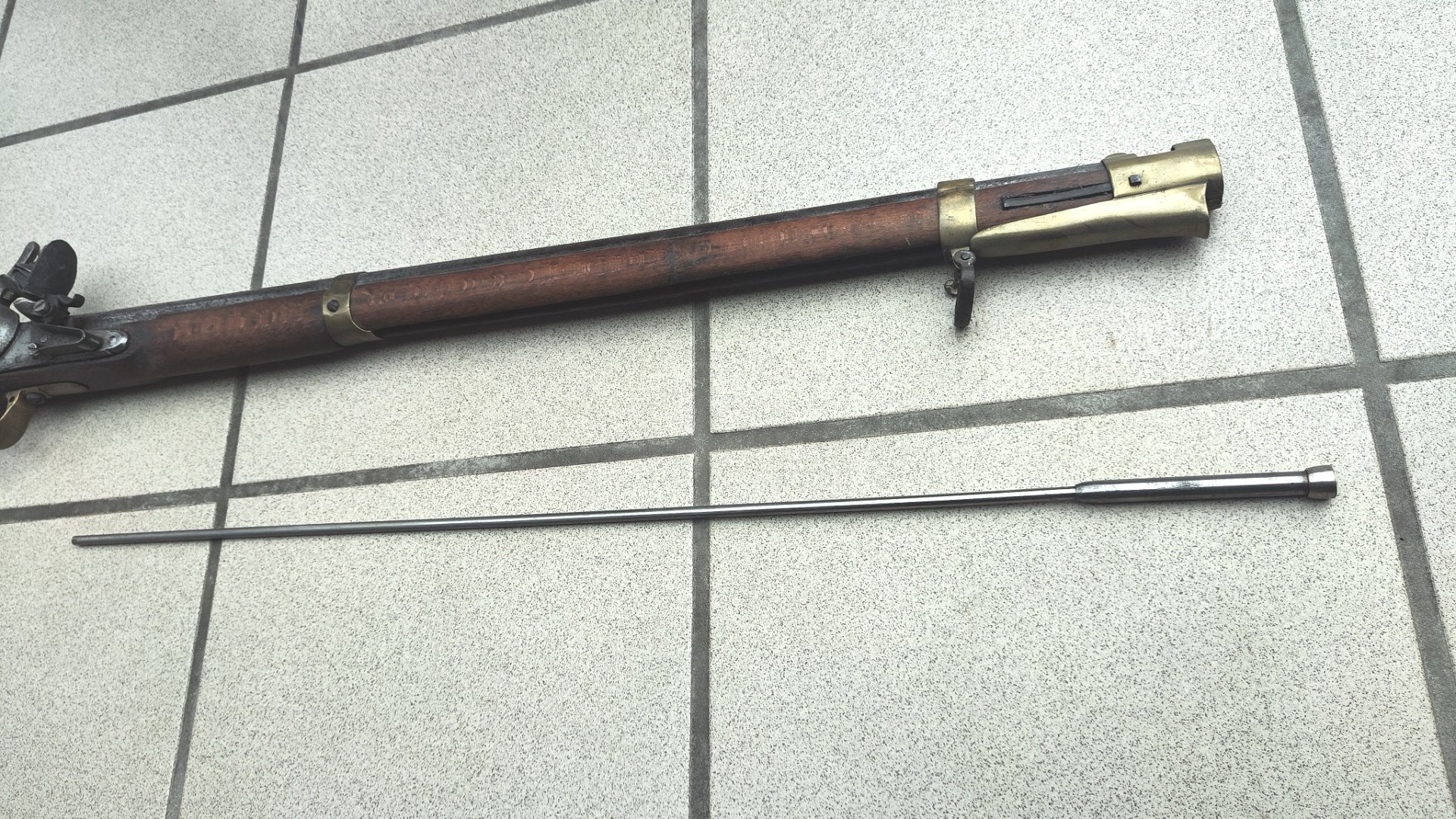 Unbek. originales Steinschlossgewehr deut. franz. Kadettengewehr defekt / Bastler – Bild 3
