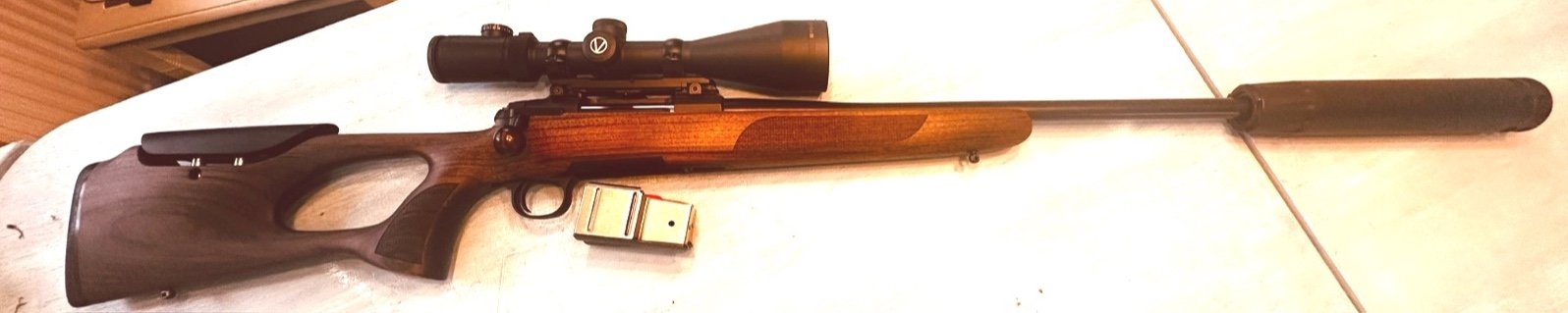 STEELACTION Hunting Medium Kaliber 8x57 IS mit VIXEN 2,5-10×56 und A-TEC H2 Schalldämpfer – Bild 2
