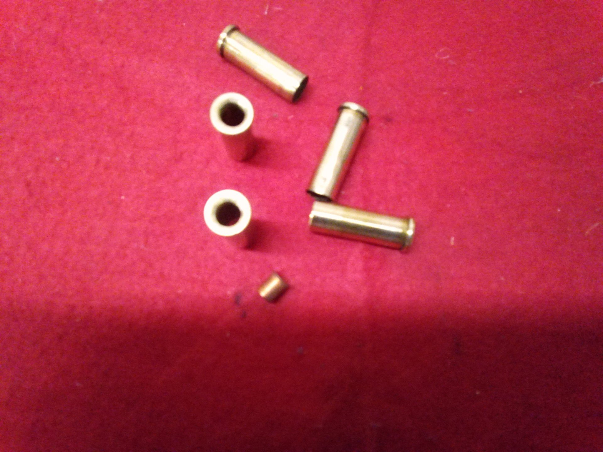 Biete 5 STÜCK HÜLSEN. Kaliber 380auf 209.knall.revolver – Bild 1