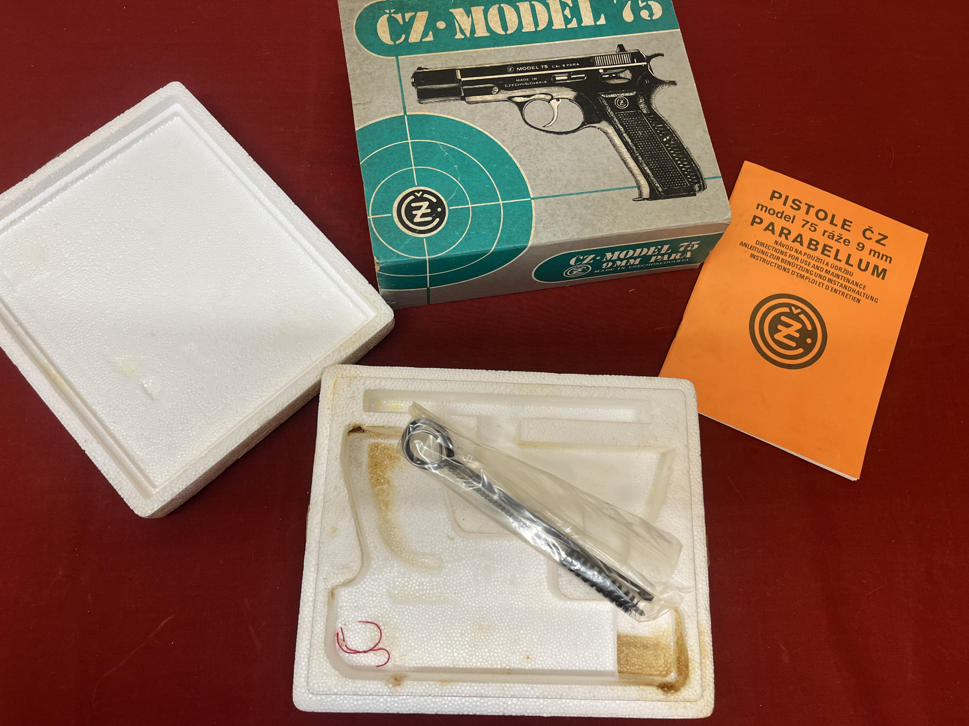 Originale Box für eine CZ Modell 75, Kaliber 9 mm Para. – Bild 2