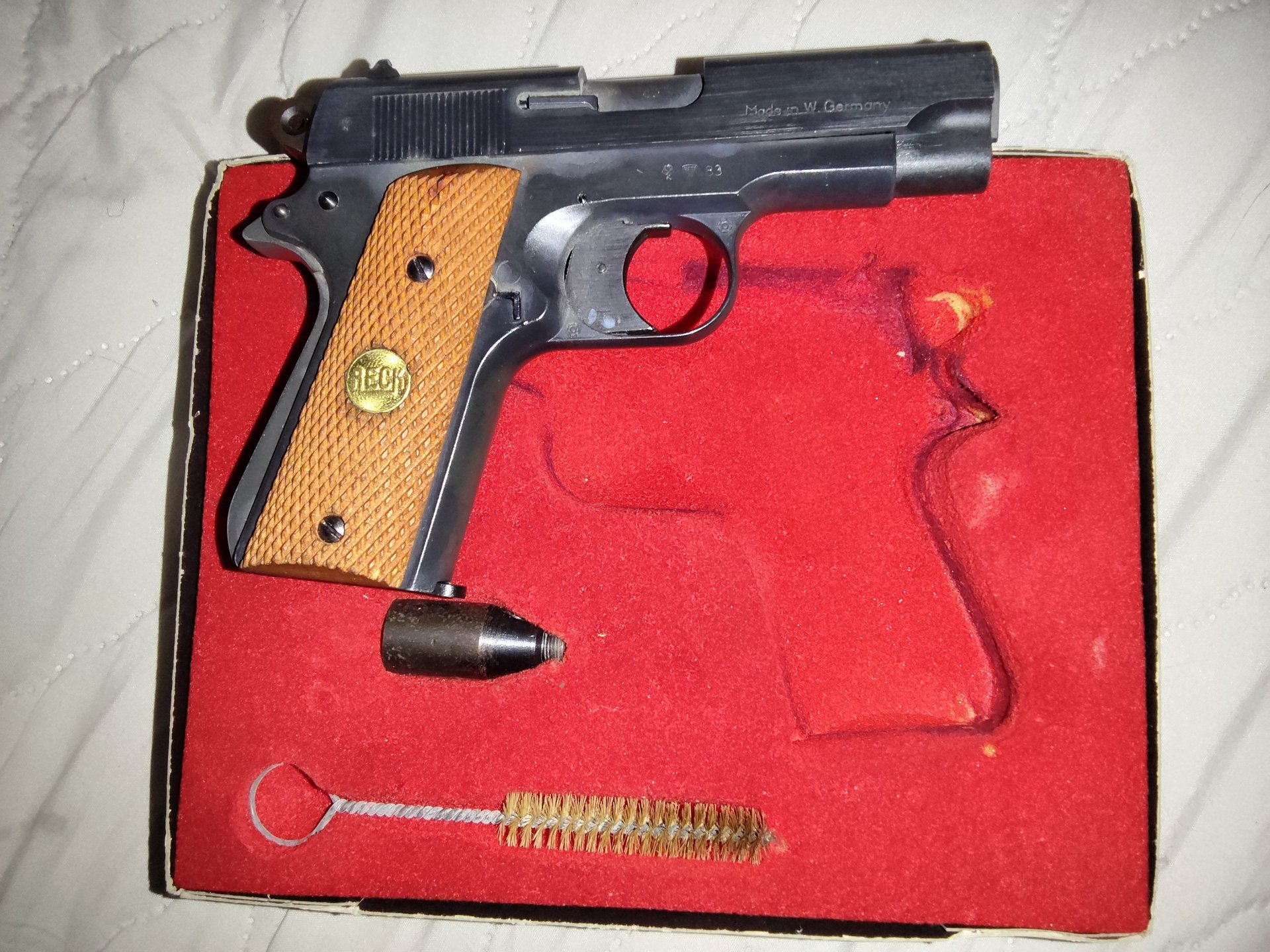 Reck Commander 8mm K – PTB 278 – Komplettset mit OVP, 2. Magazin, Abschussbecher & Munition – Bild 2