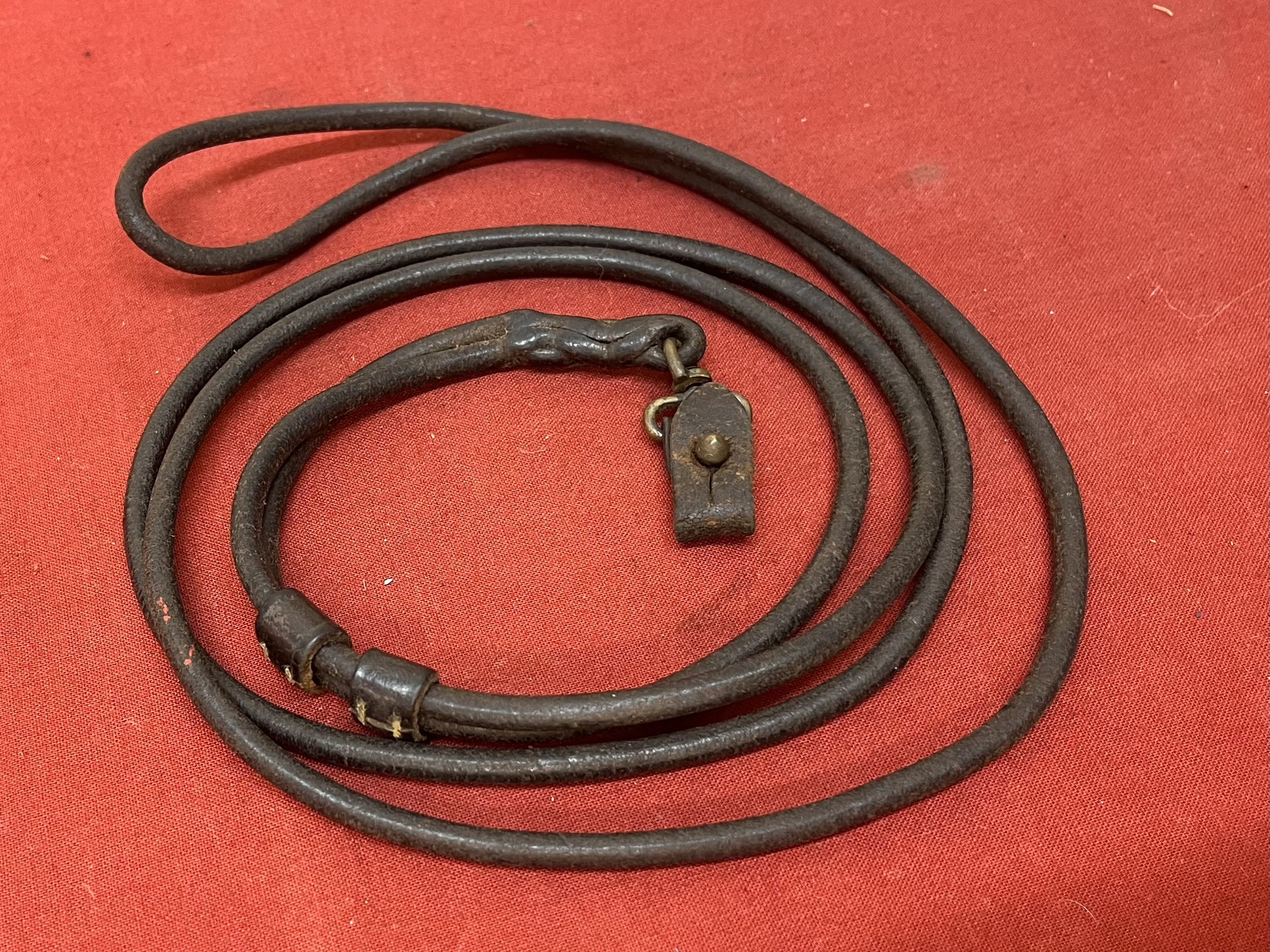 Original Lederfangriemen für Pistole P08 – Erster Weltkrieg – Bild 1