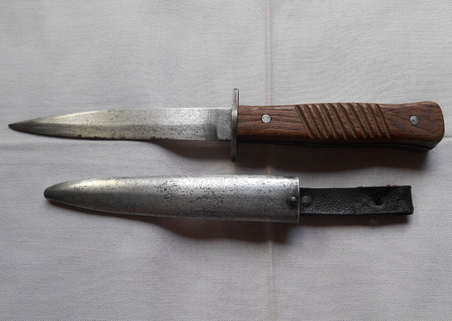 Grabendolch Messer Gottlieb Hammesfahr Solingen Foche – Bild 1