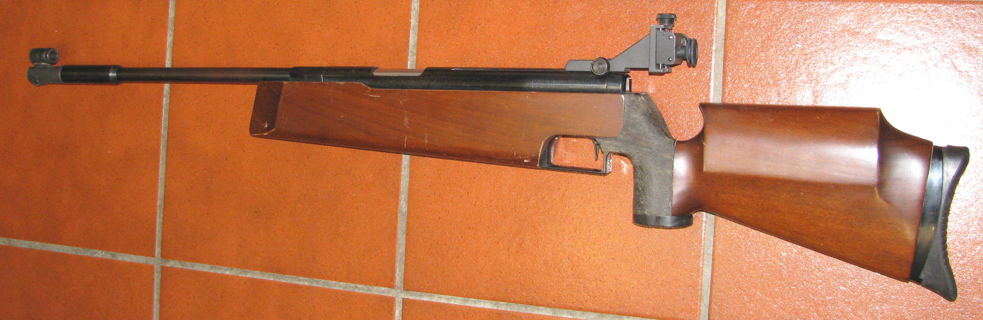Feinwerkbau Luftgewehr, ein Feinwerkbau Mod. 300 S in Kal. 4,5mm mit F - Zeichen – Bild 1