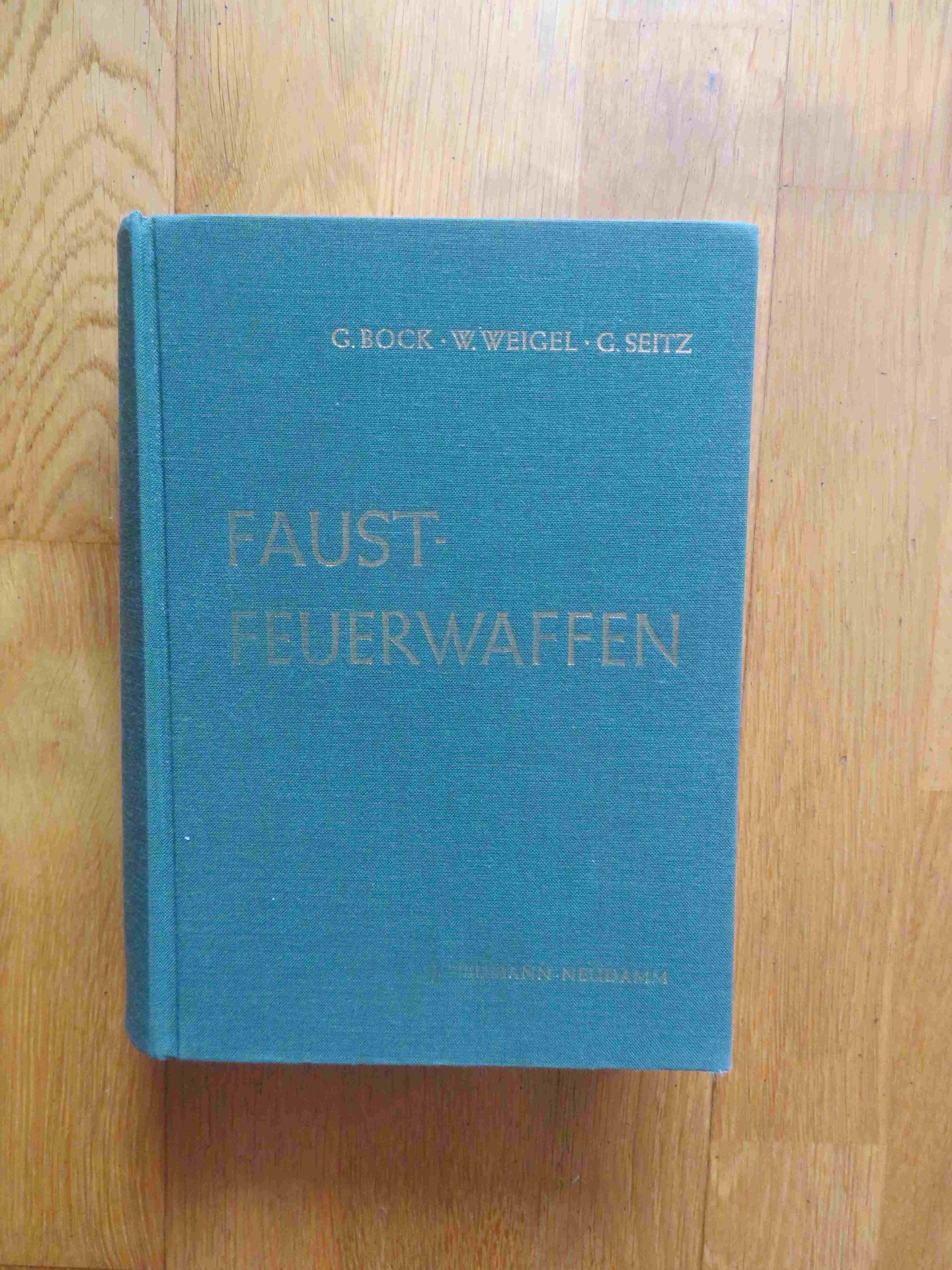 Buch: Faustfeuerwaffen – Bild 1