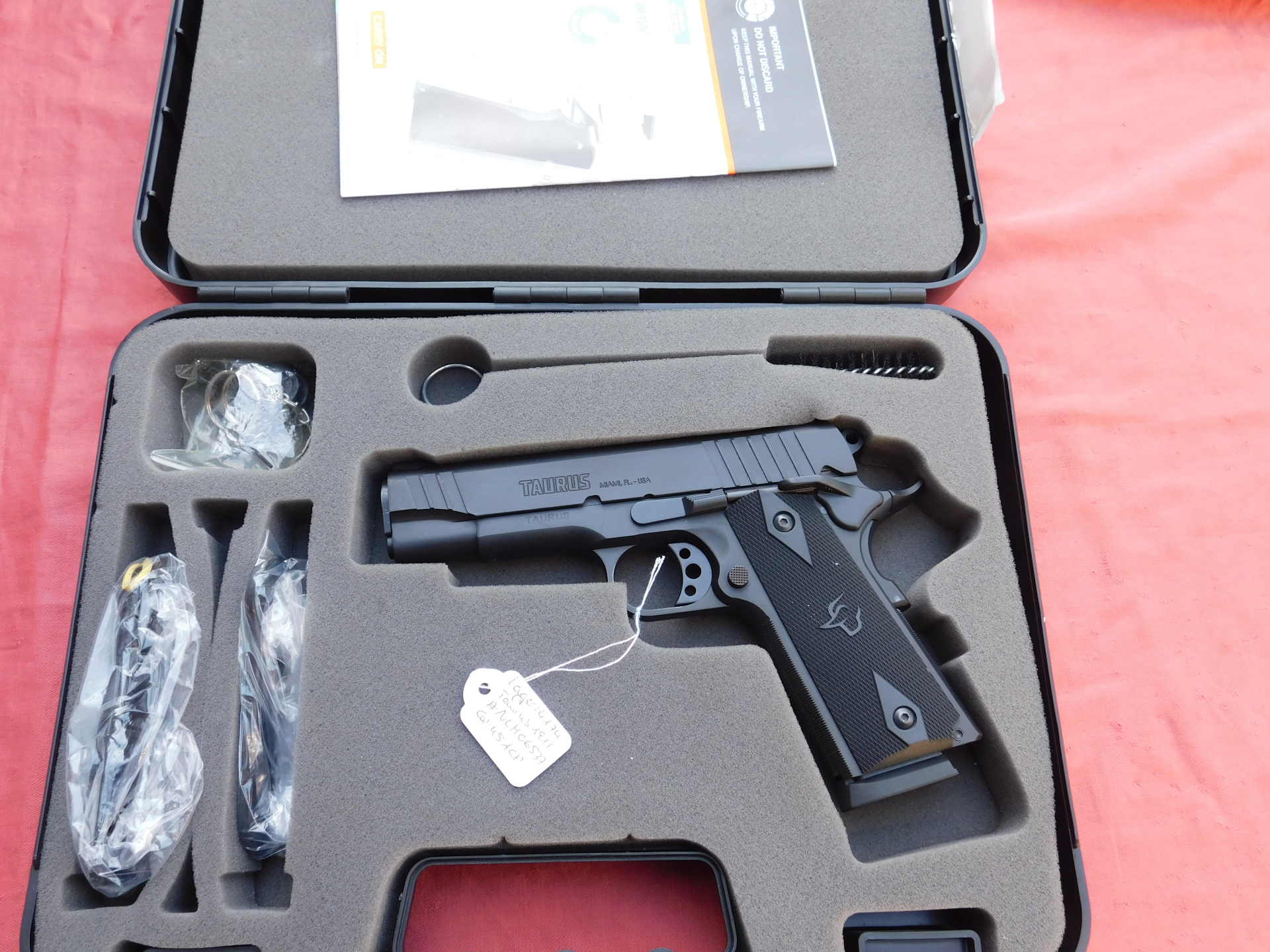 Taurus Commader 1911 Pistole Kal. 45 ACP, neu im Koffer mit Zubehör – Bild 1