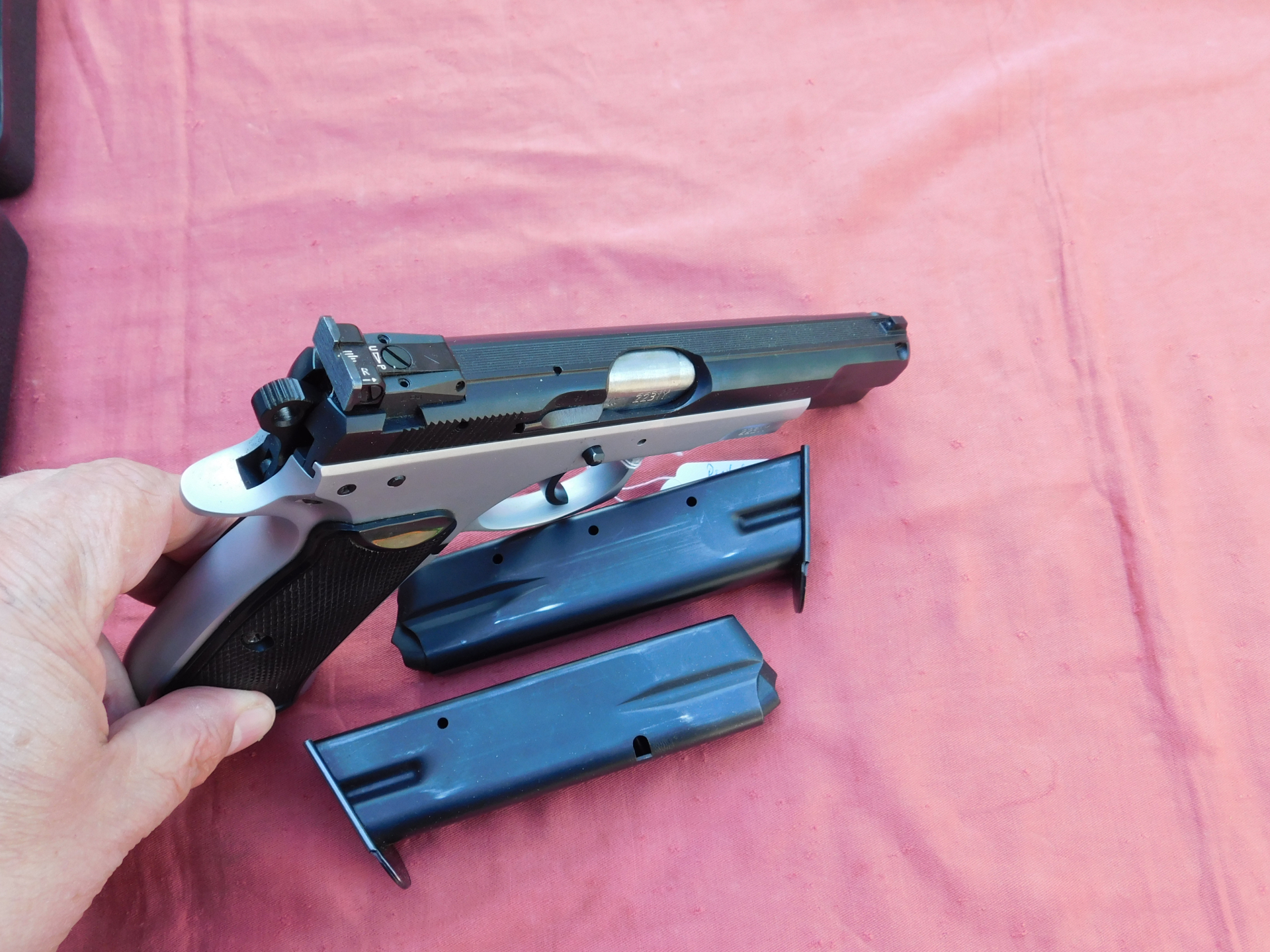 CZ 75 Pistole Doutone Stainless Griffstück Kal. 9 mm Luger mit Reservemagazin und Koffer, neuwert. – Bild 3