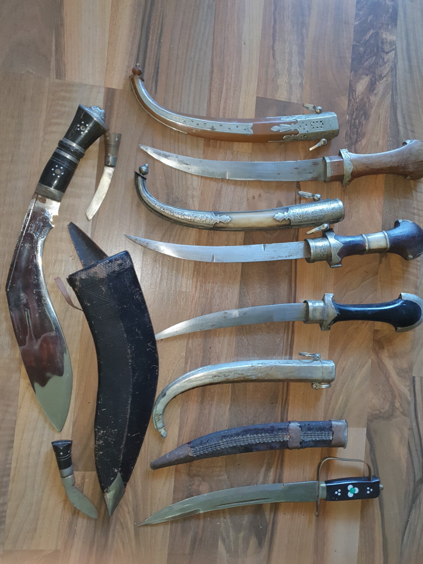 5...Ältere Orient-Krumdolche aus Sammlung – Bild 2