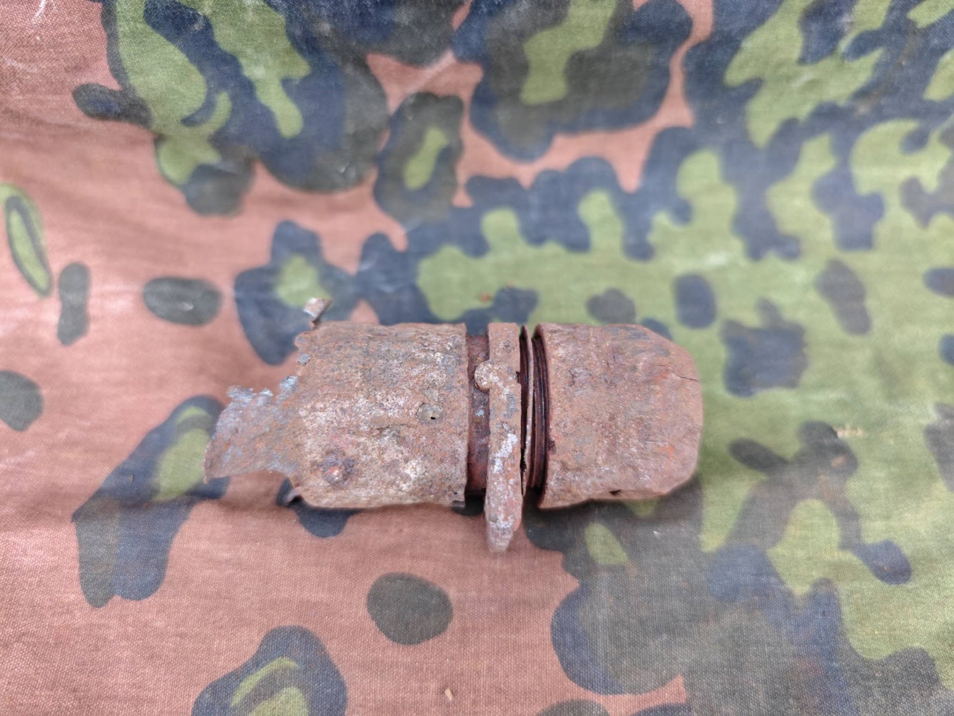 MP40 Gehäuseteil mit Laufmutter, kein stg44, mp35, flak2cm – Bild 1
