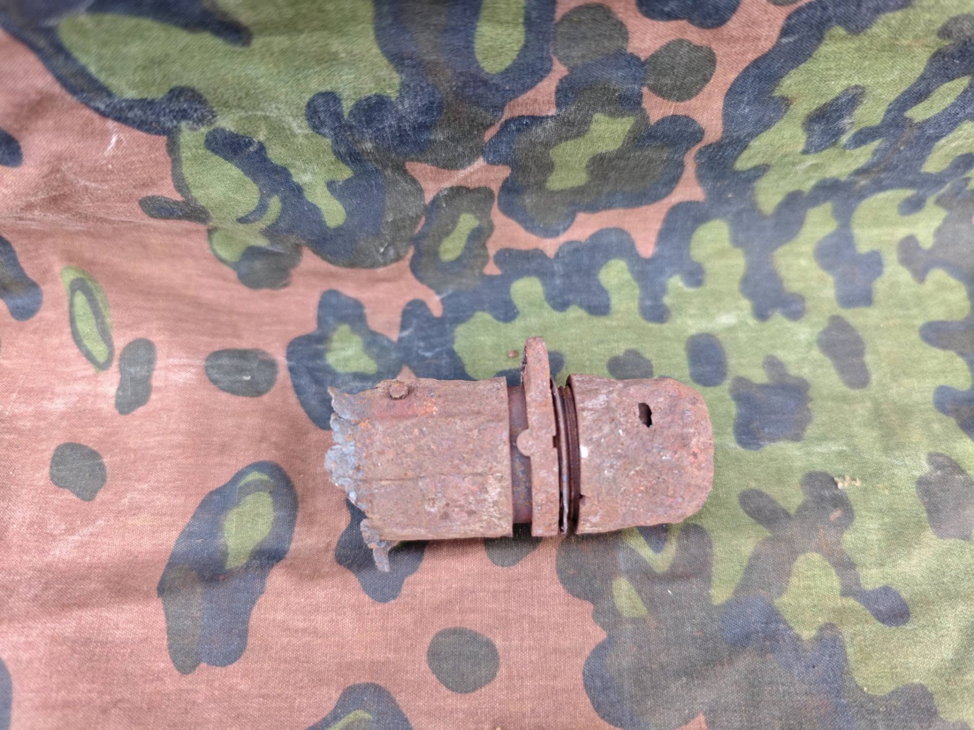 MP40 Gehäuseteil mit Laufmutter, kein stg44, mp35, flak2cm – Bild 2