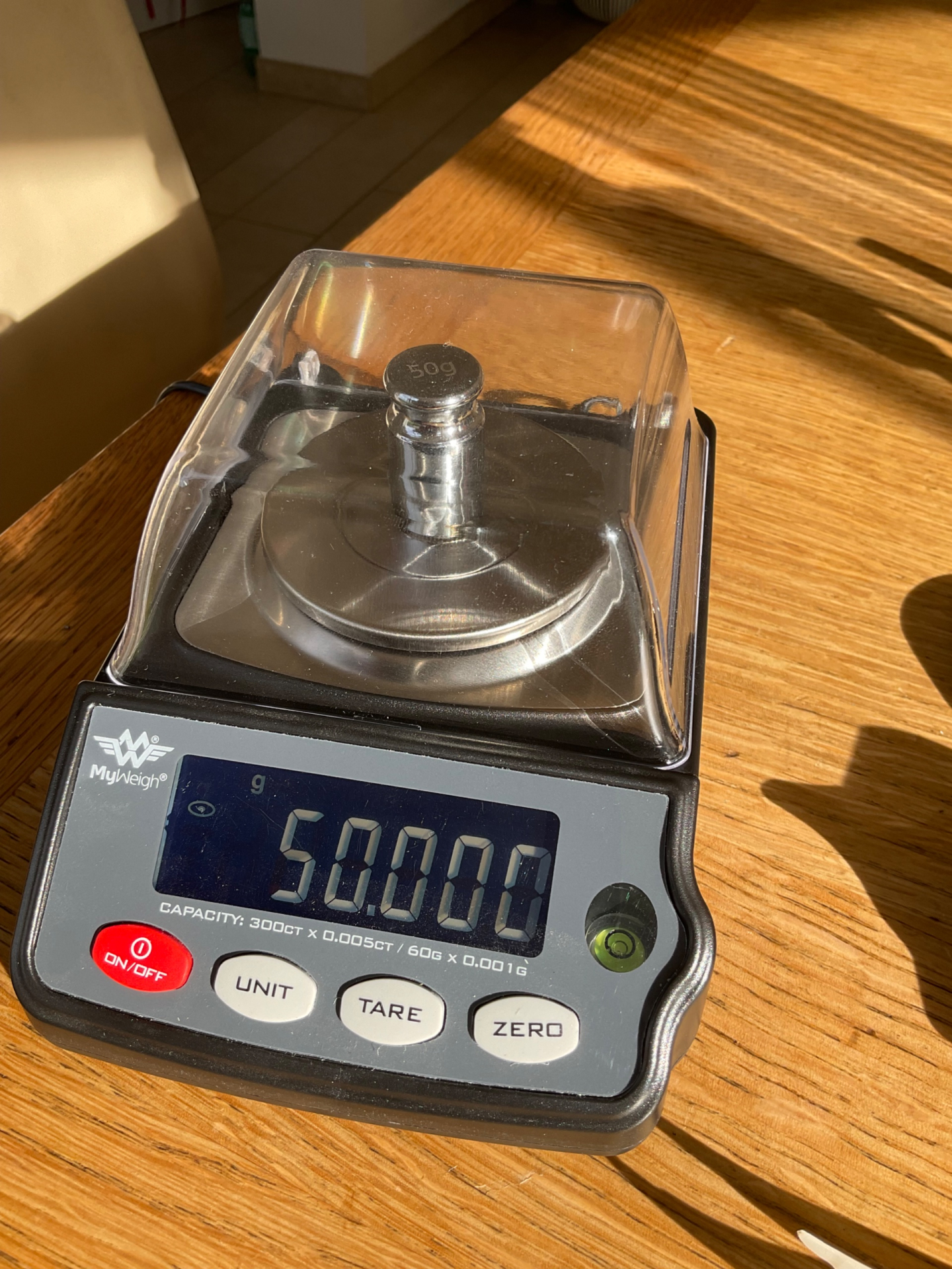 MyWeigh GEMPRO-300 Präzisionswaage – Bild 1