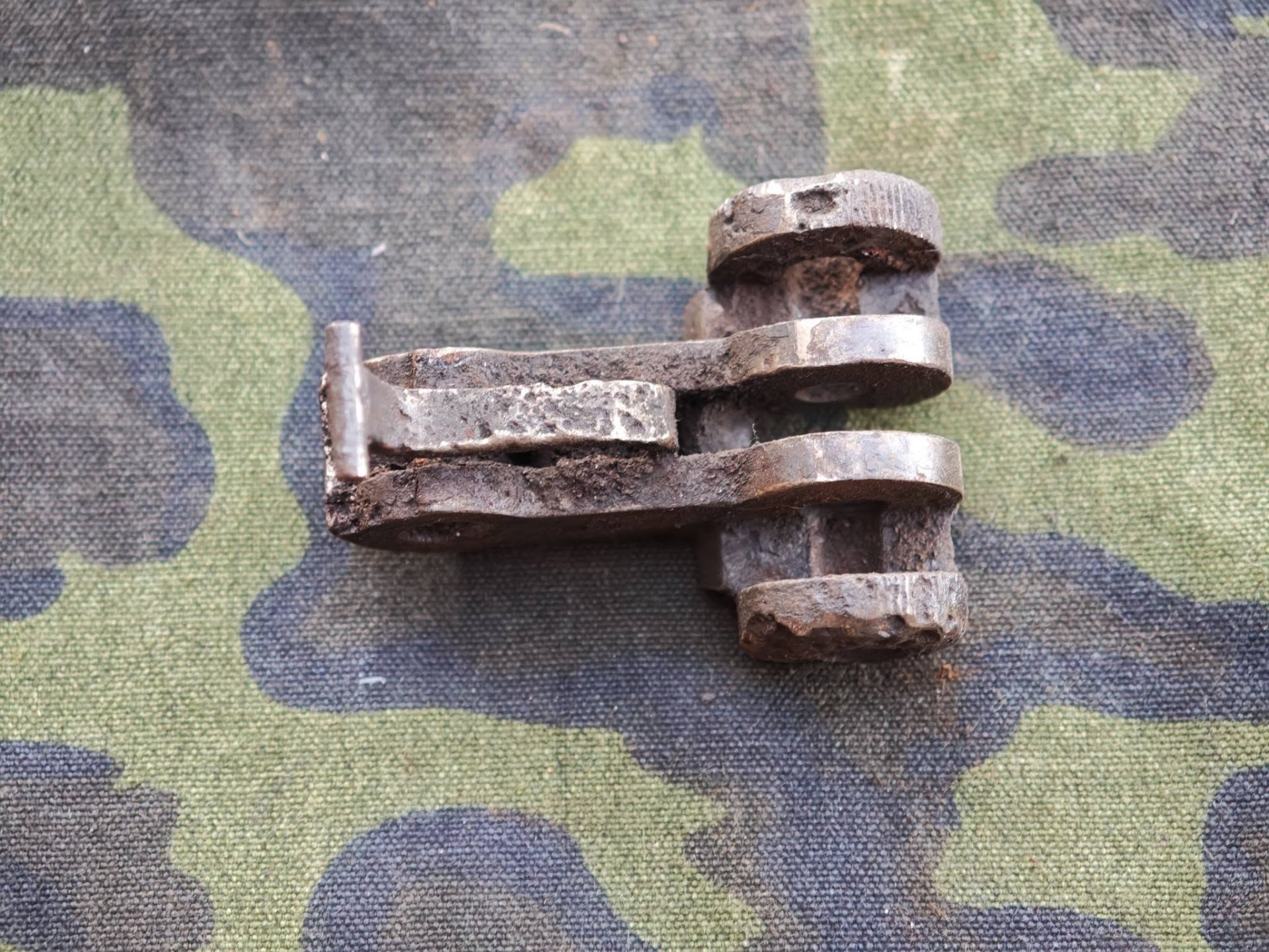 Luger P08 Hinteres Kniegelenk – Bodenfund – Bild 2