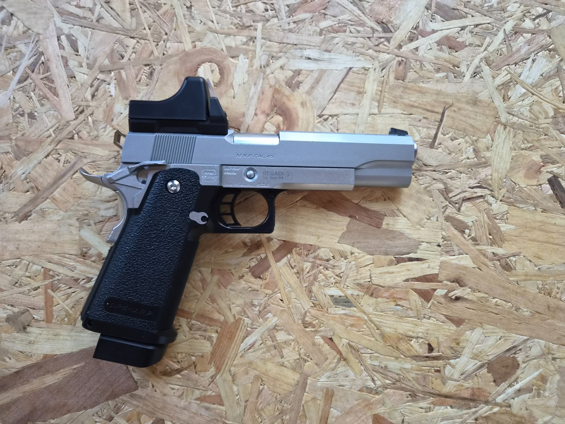 Tokyo Marui Hi-Capa 5.1 Gas-Blow-Back 6mm BB mit Red Dot Stainless-Edition – Bild 2