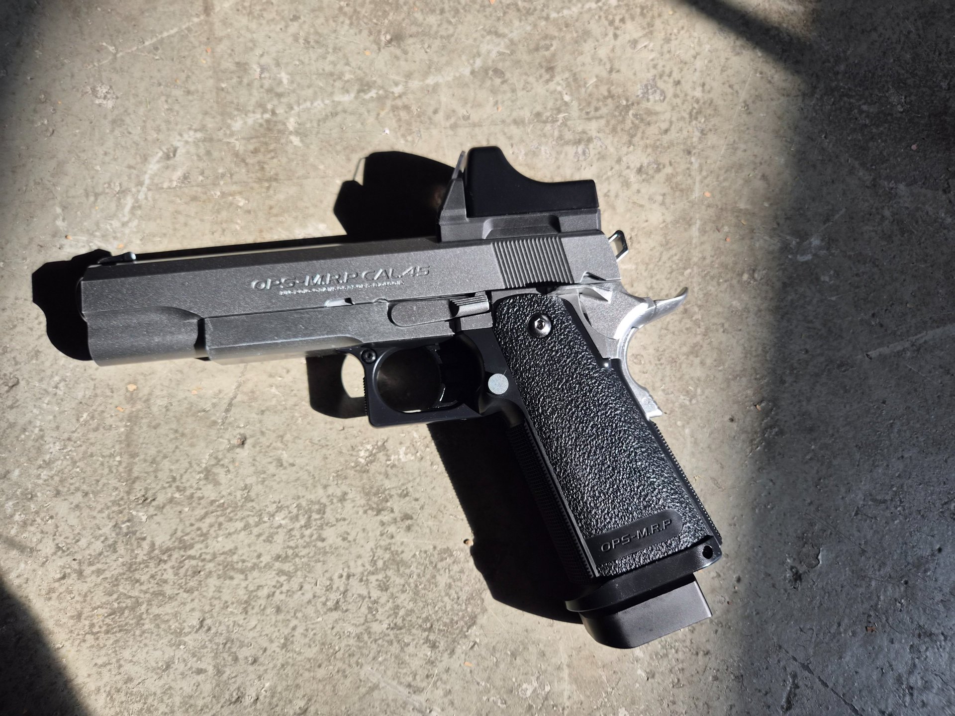 Tokyo Marui Hi-Capa 5.1 Gas-Blow-Back 6mm BB mit Red Dot Stainless-Edition – Bild 6