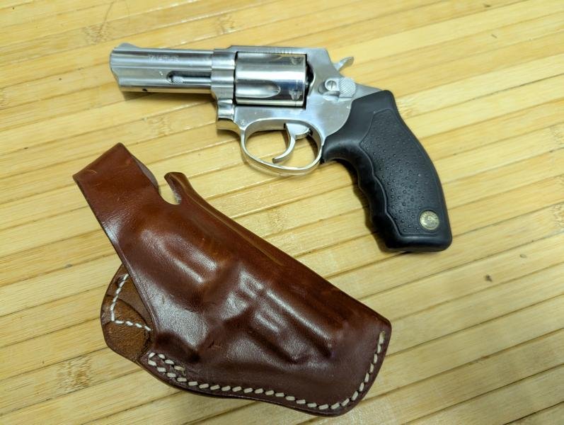 Revolver Taurus .357 Stainless mit Lederholster – Bild 1