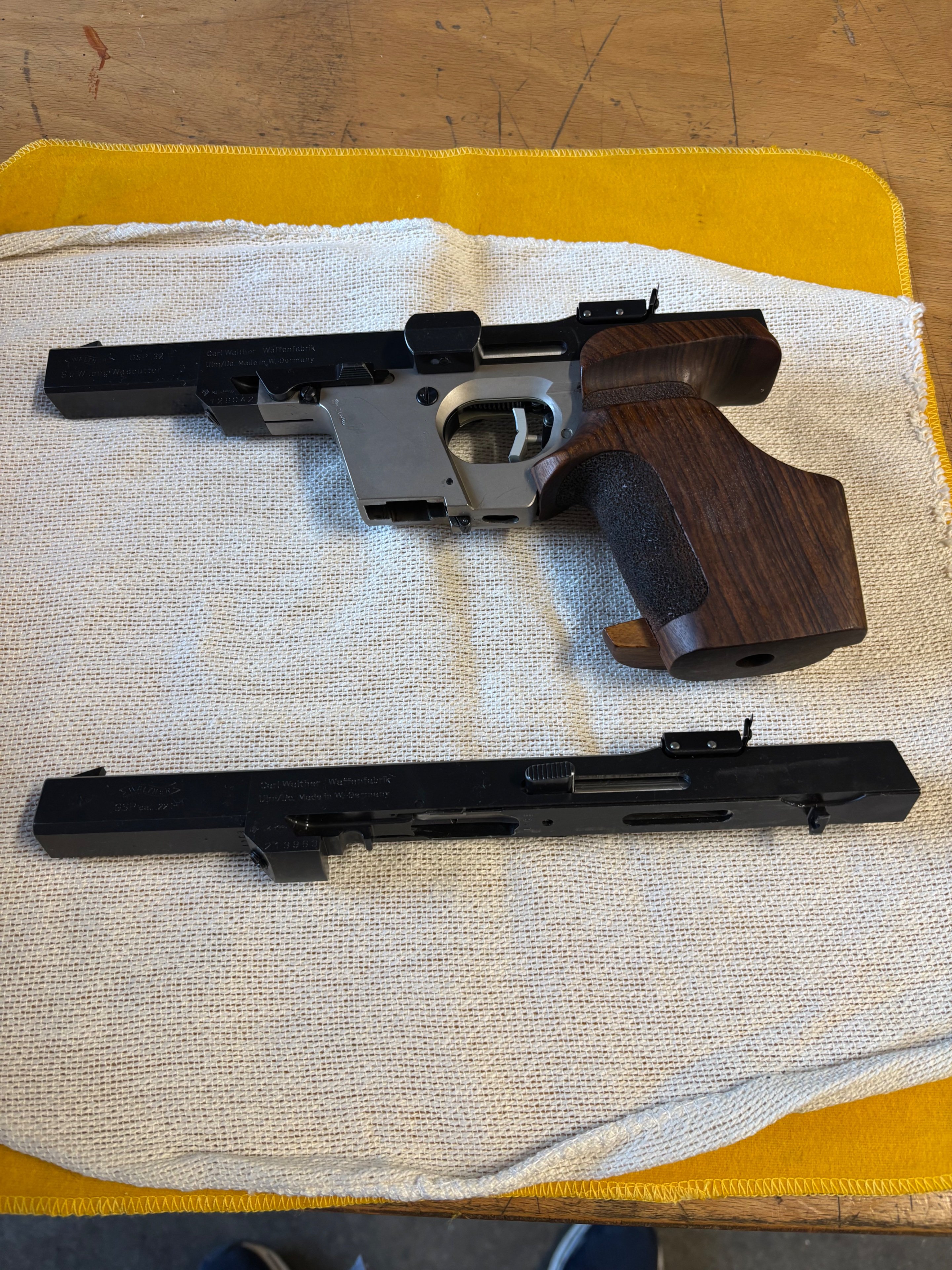 Sortpistole Kal. 32 mit Wechselsystem Kal. 22 LR – Bild 1