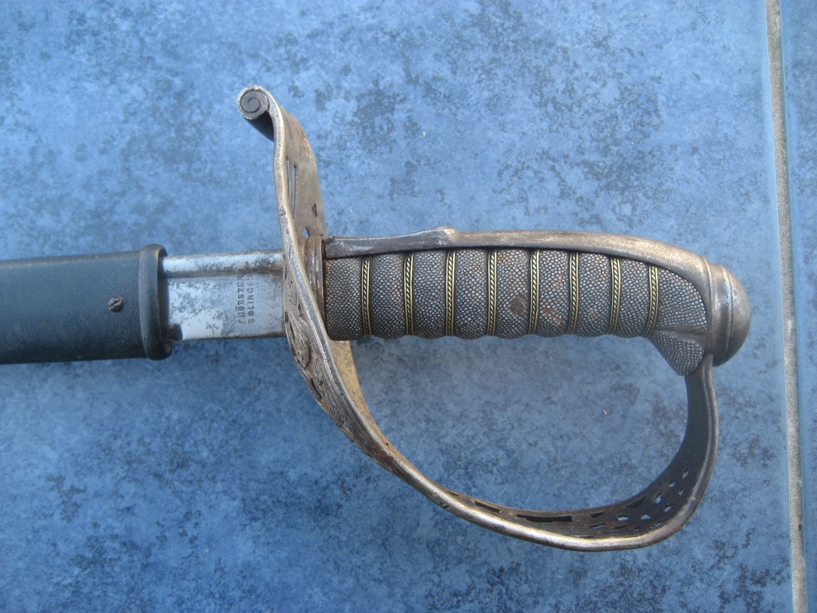 Schweizer Off. Säbel M 67 mit Schörklinge von "F. Hörster" Solingen – Bild 3