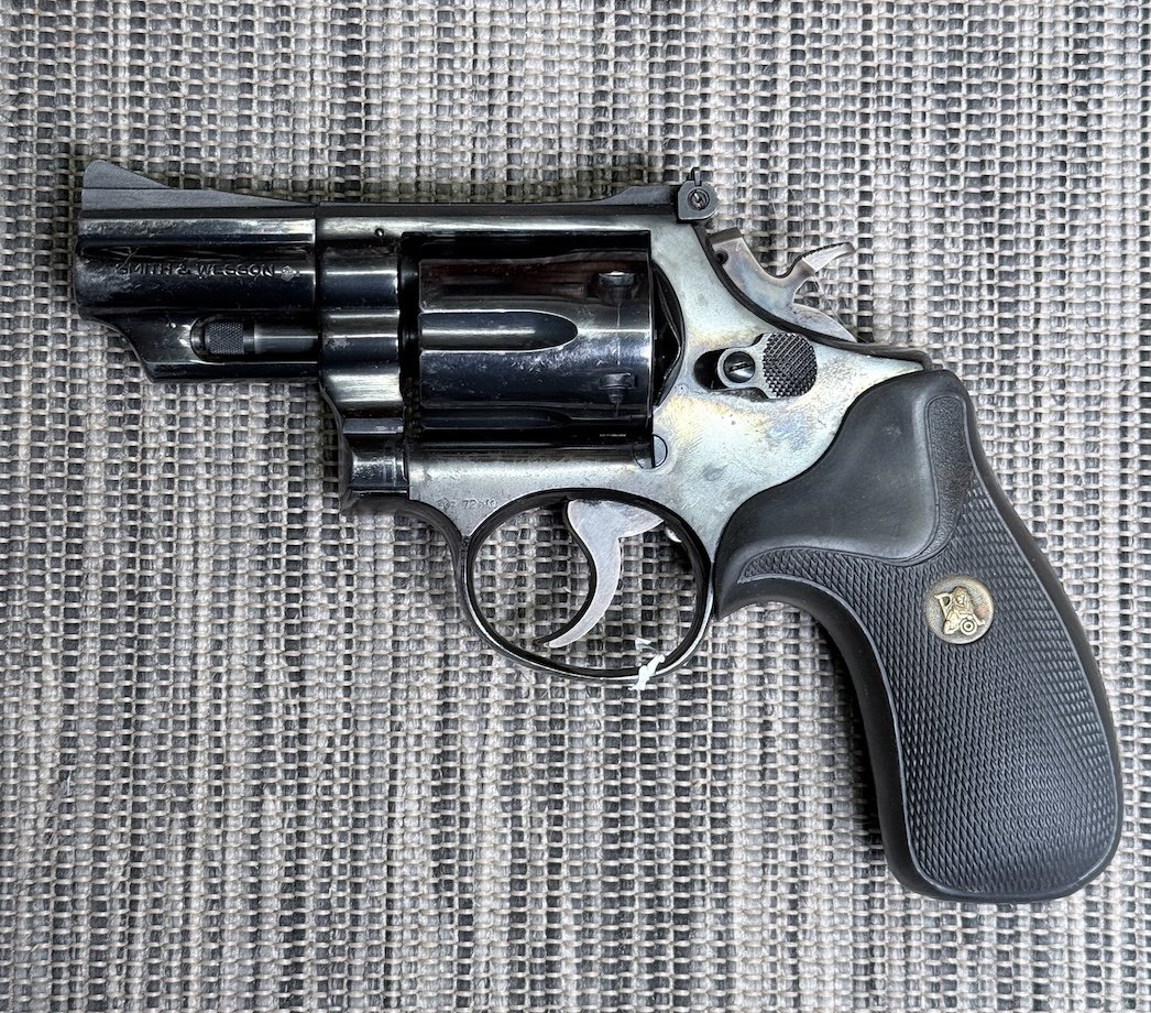 Smith & Wesson 13-3, Kaliber 357 Magnum 2 1/2 zoll – Bild 1
