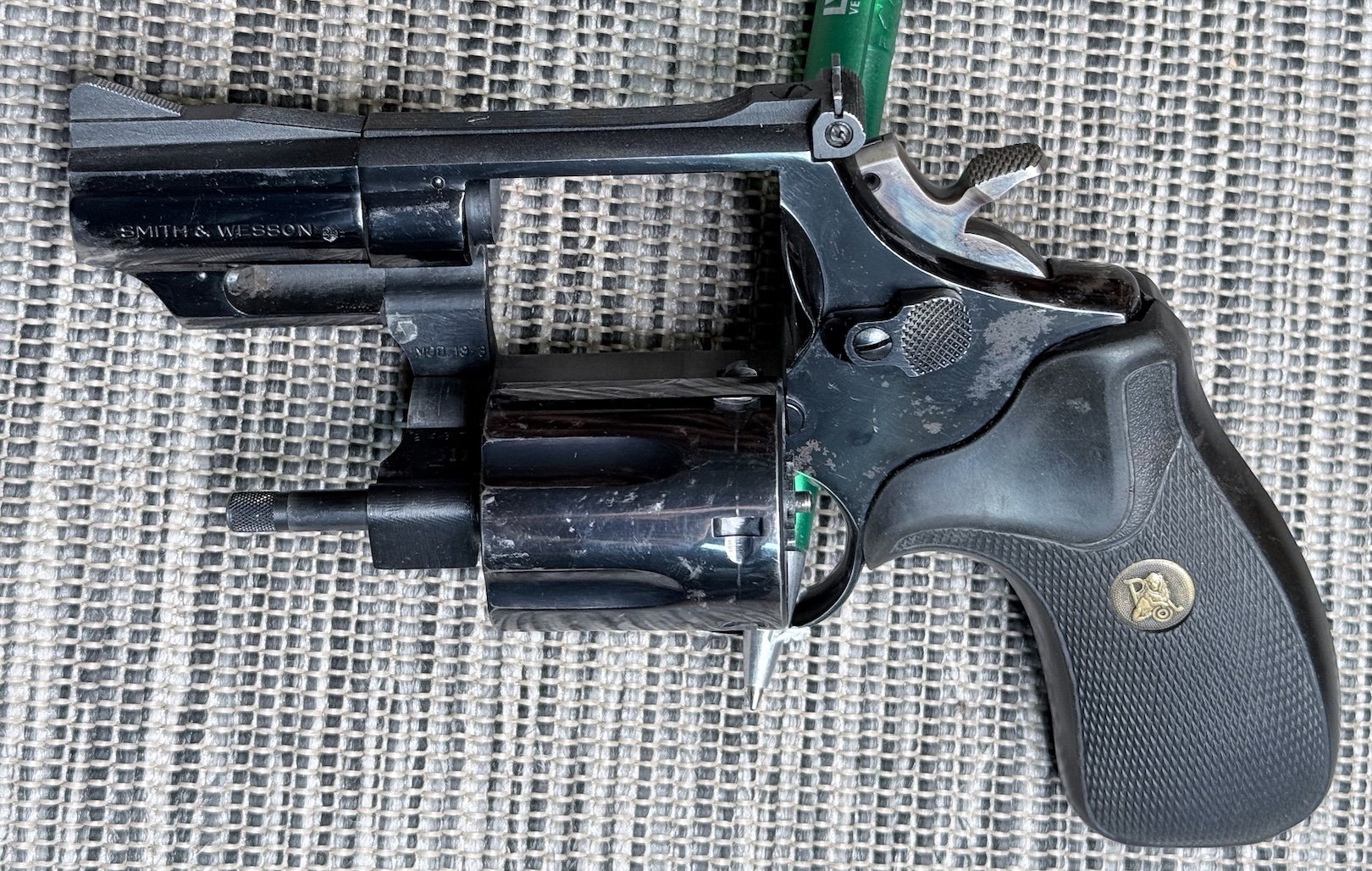 Smith & Wesson 13-3, Kaliber 357 Magnum 2 1/2 zoll – Bild 2