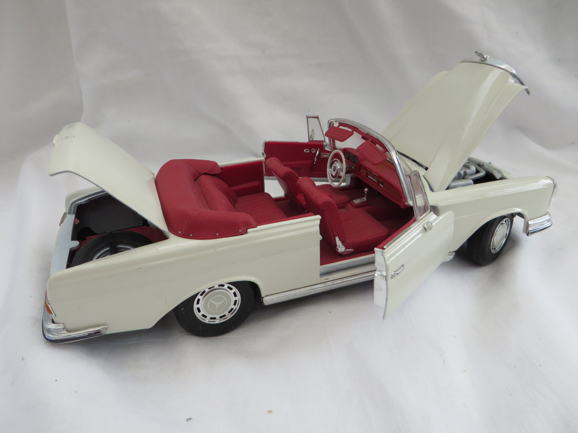 Mercdes 280 SE (1966) – Bild 2