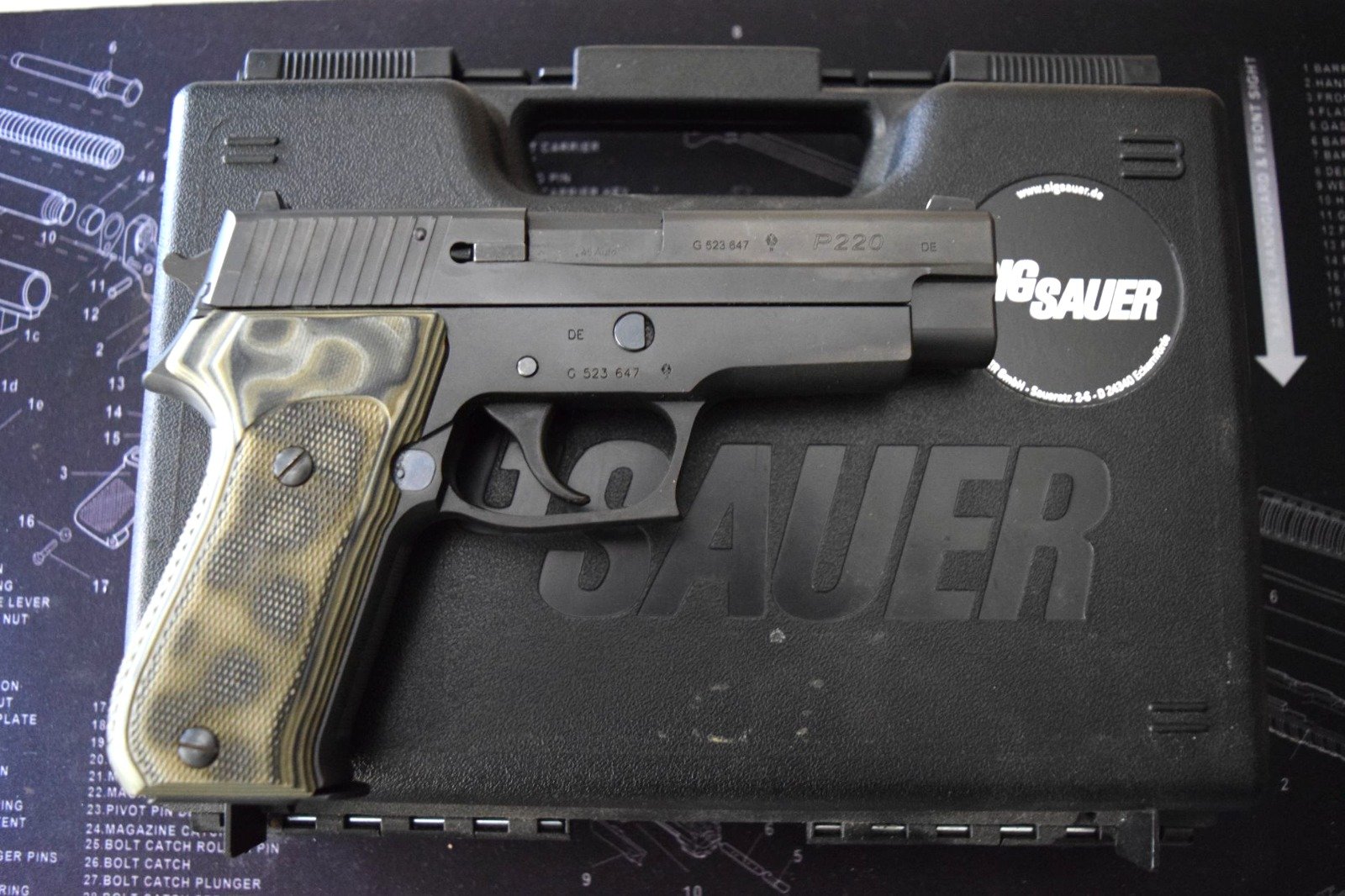 SIG Sauer P 220 45 Auto Stahlausführung – Bild 2