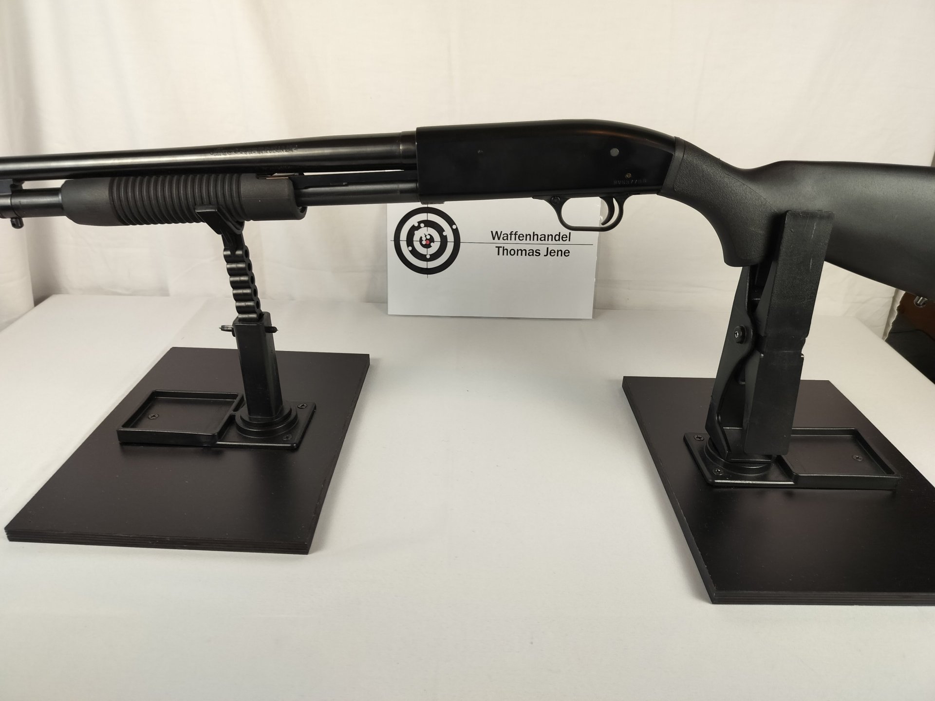 Vorderschaftsrepetierflinte Mossberg Kal. 12/76 – Bild 1