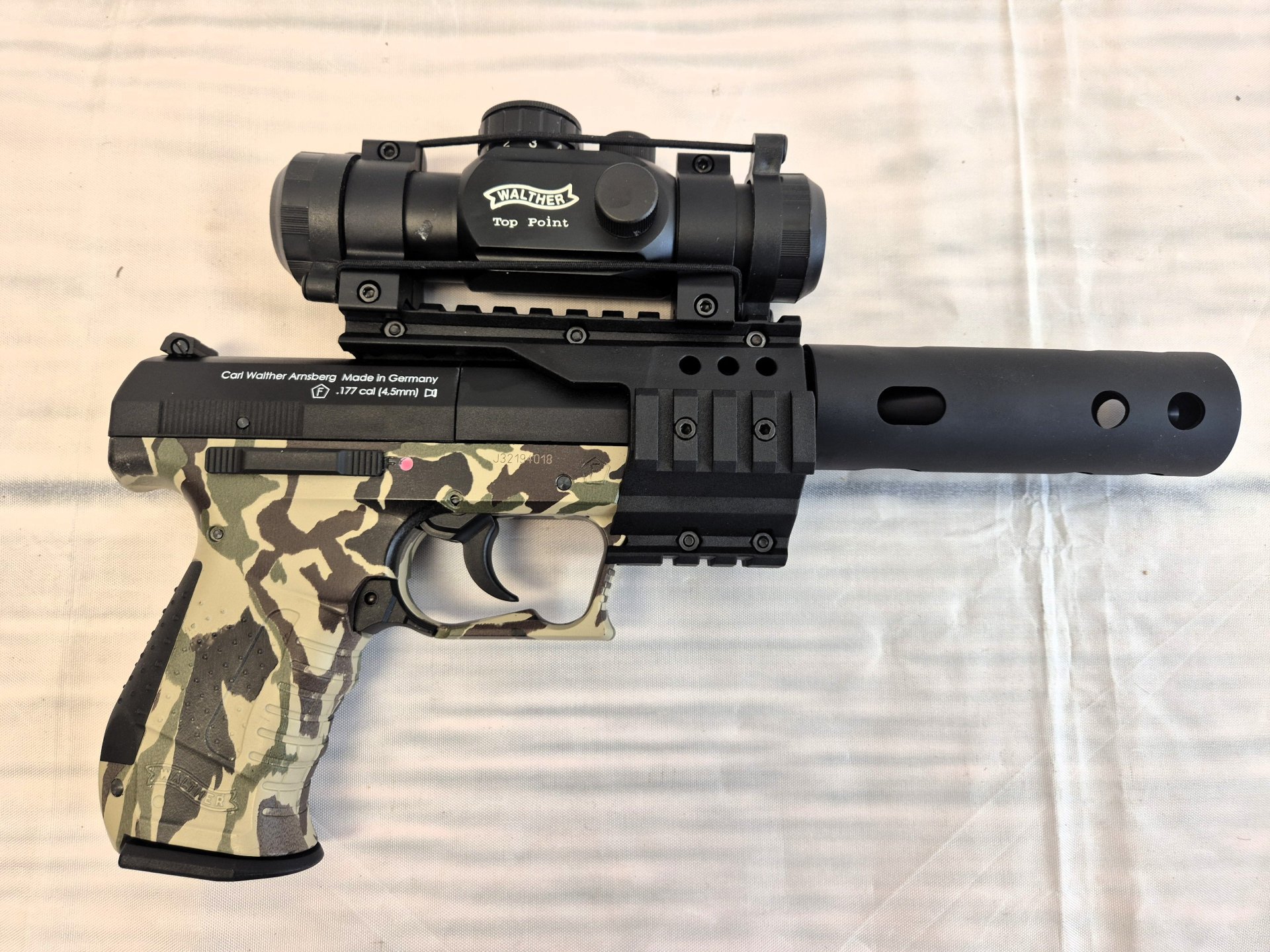 Walther Nighthawk mit Top Point Visier, Kompensator, camouflage – Bild 3