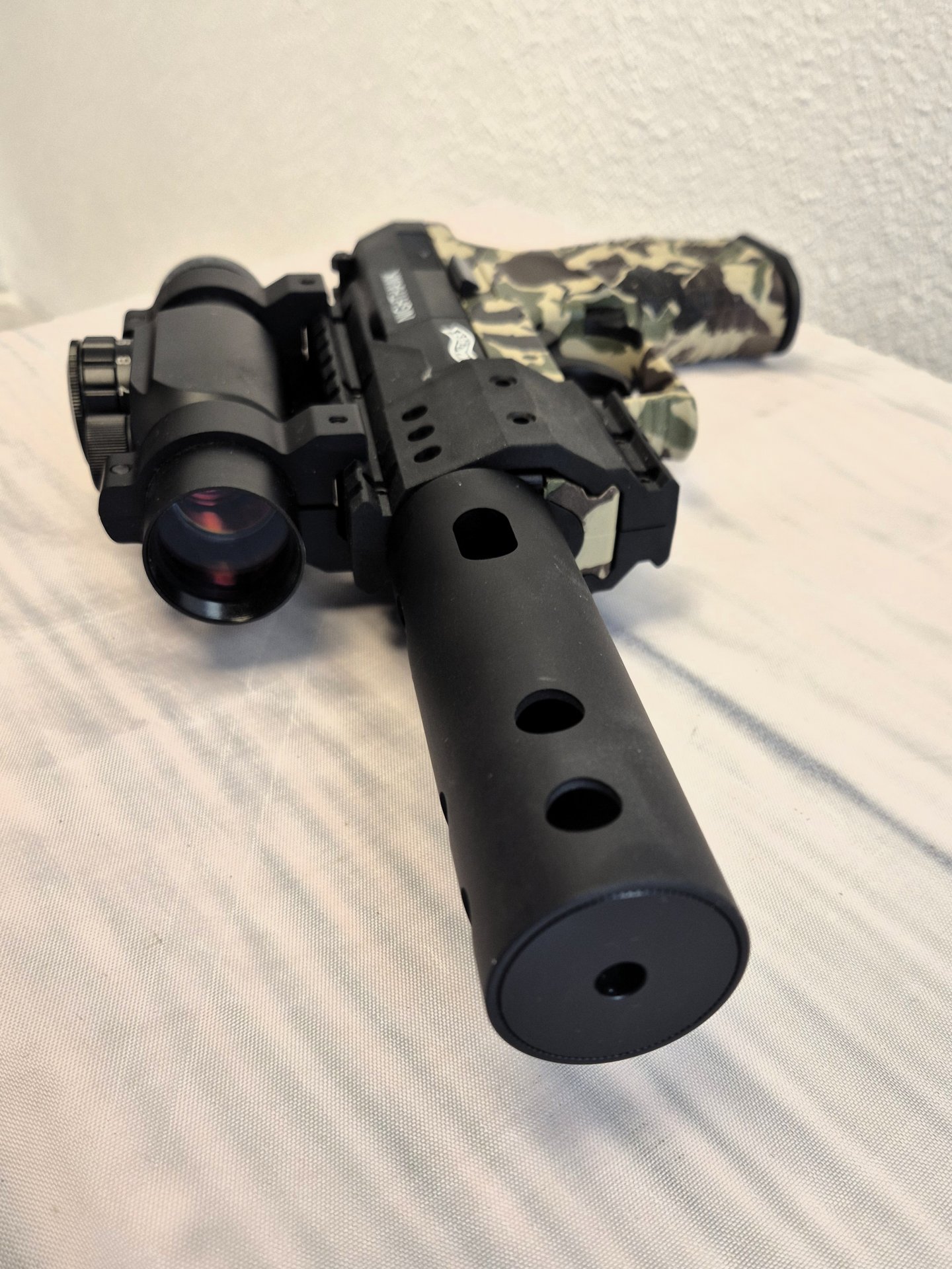 Walther Nighthawk mit Top Point Visier, Kompensator, camouflage – Bild 5