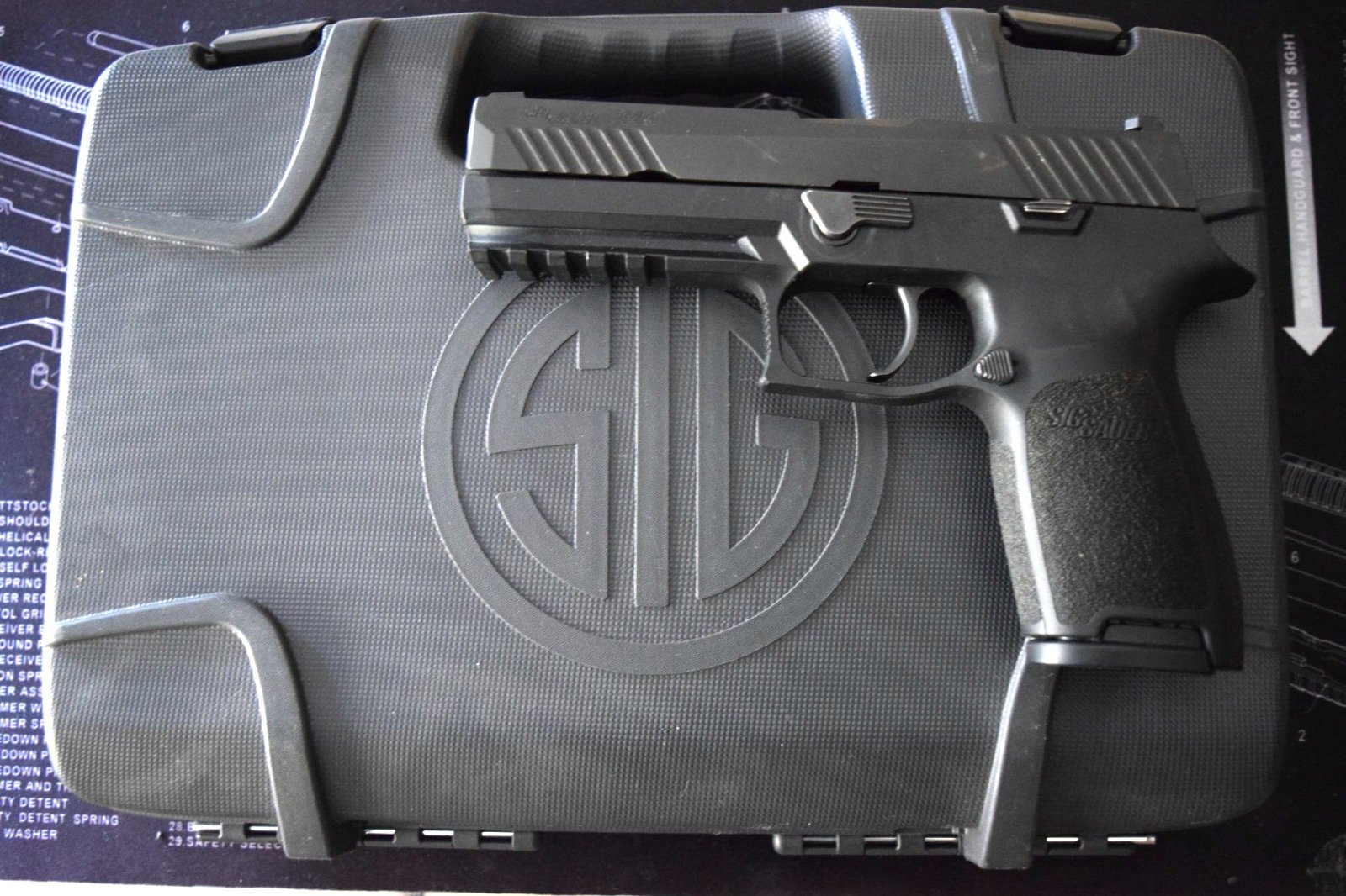 SIG Sauer P320 45 Auto – Bild 1
